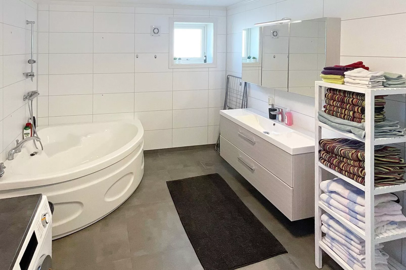 6 person holiday home in AVERØY-By Traum-Indoor