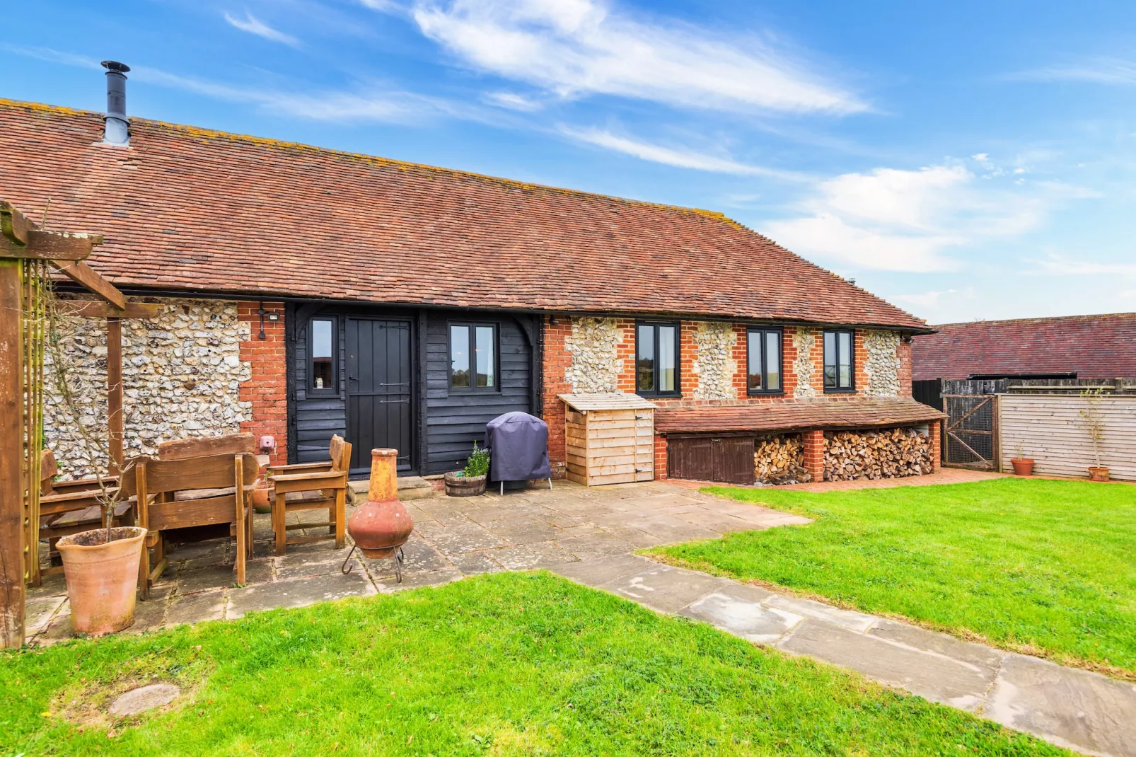 Flint Barn-Outdoor