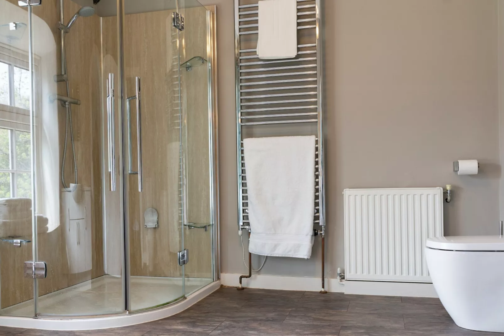 Lower Aylescott Farmhouse-Bathroom