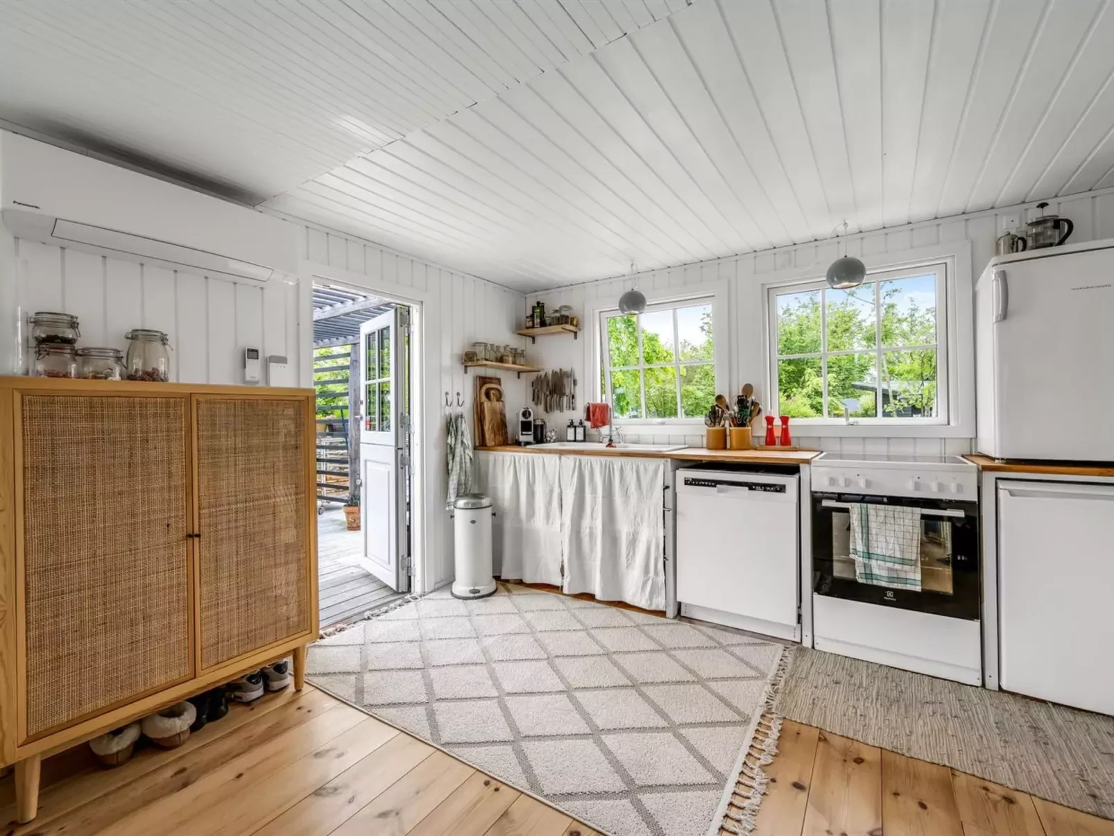 "Swea" - 275m from the sea-Inside