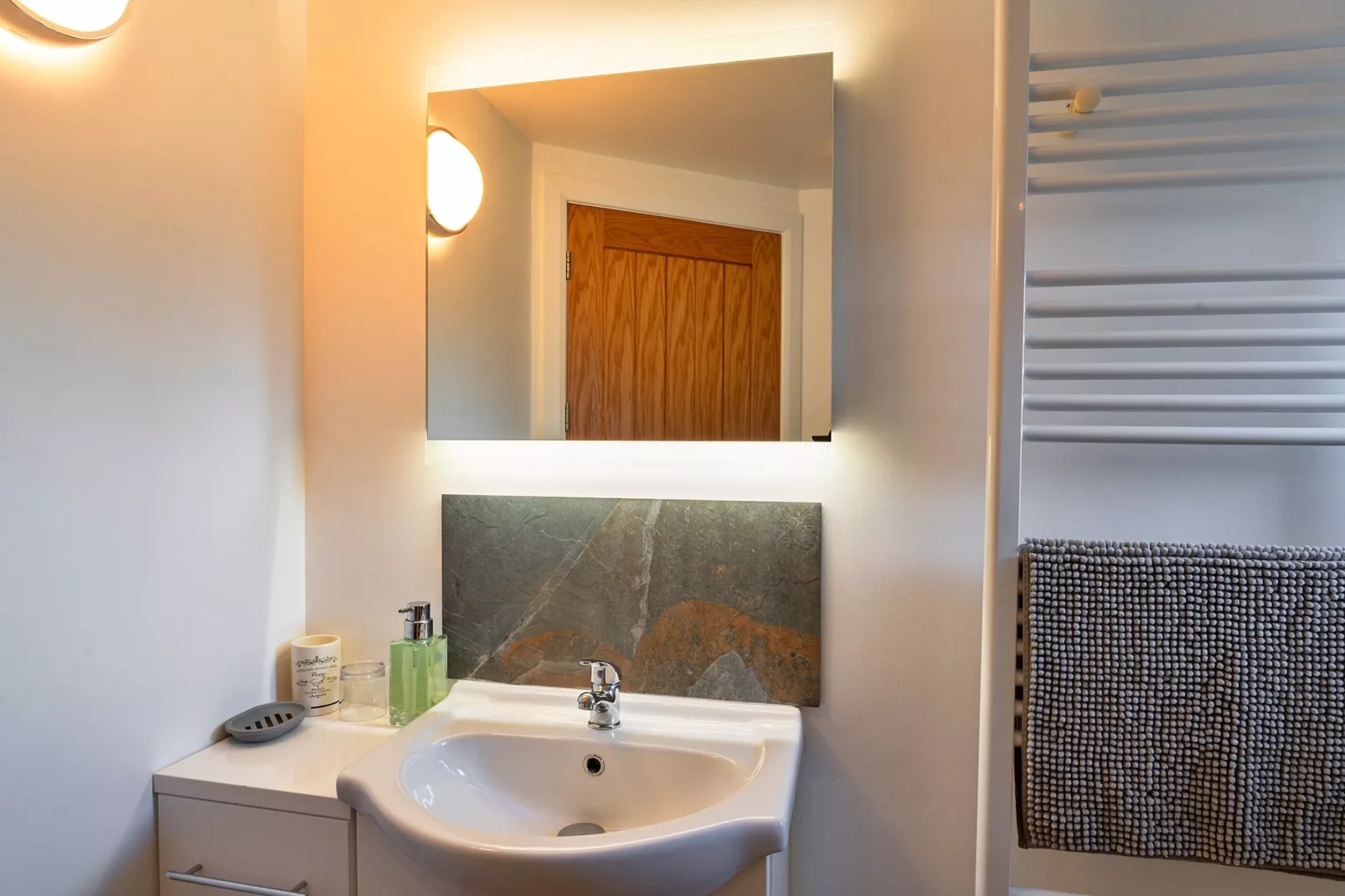 The Barn at Prowses Farm-Bathroom