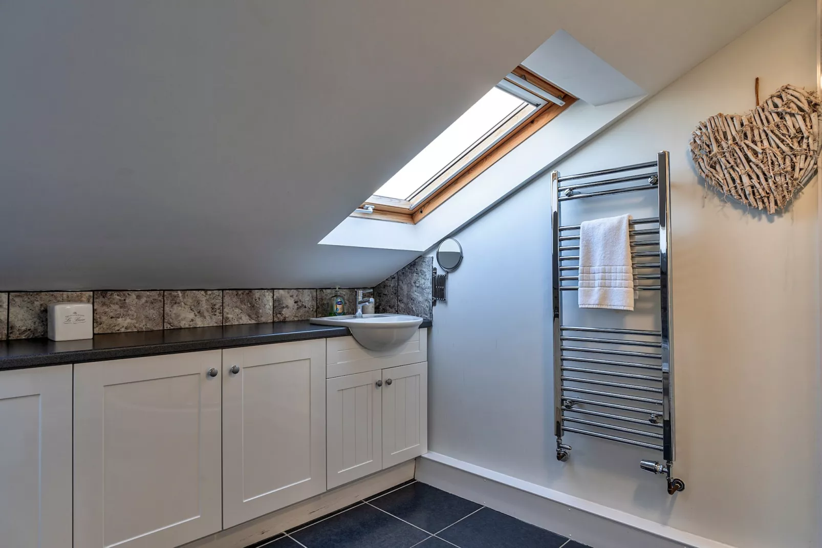 Trennal Barn-Bathroom