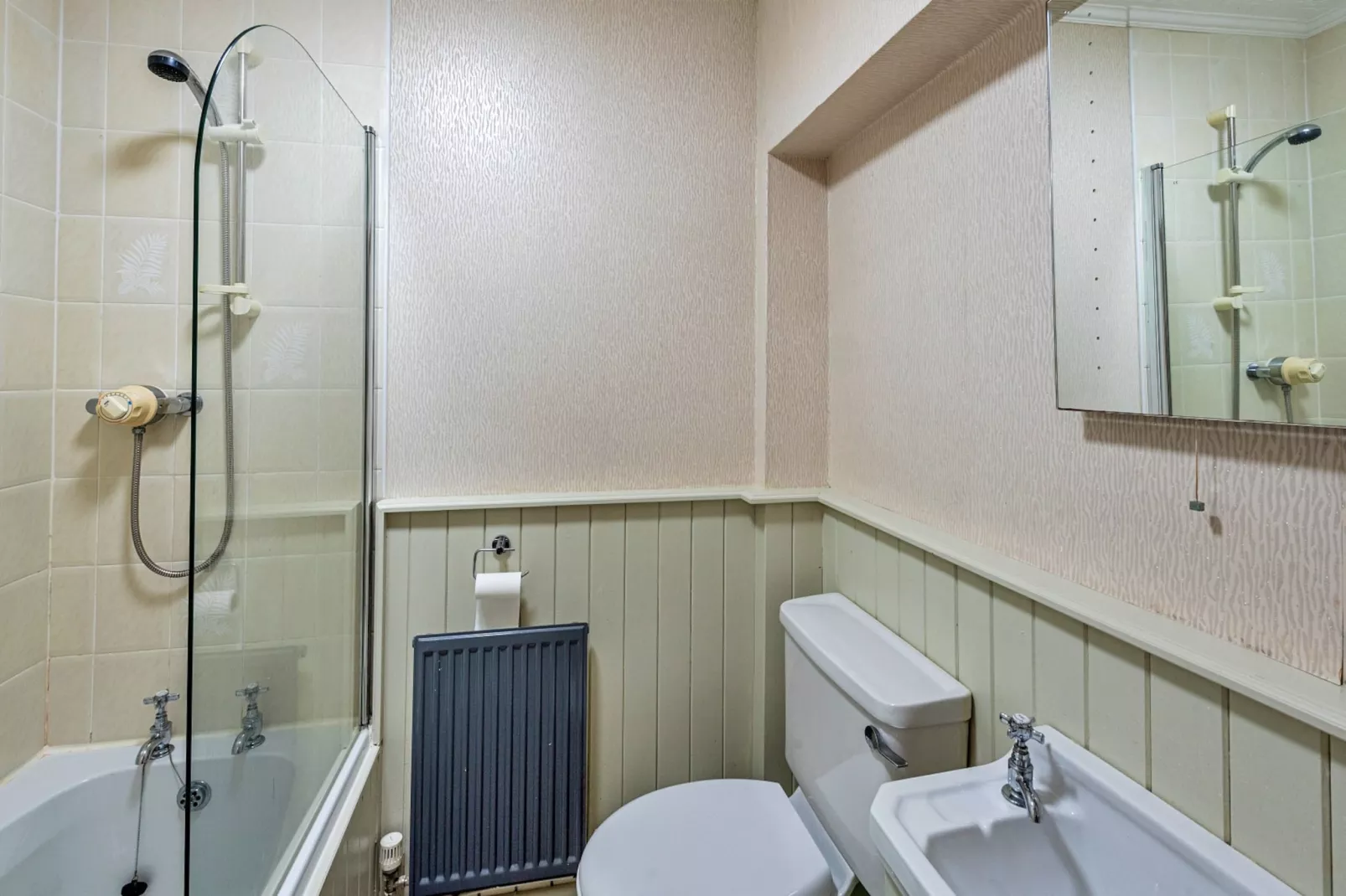 Ty Gwyn Hideaway-Bathroom