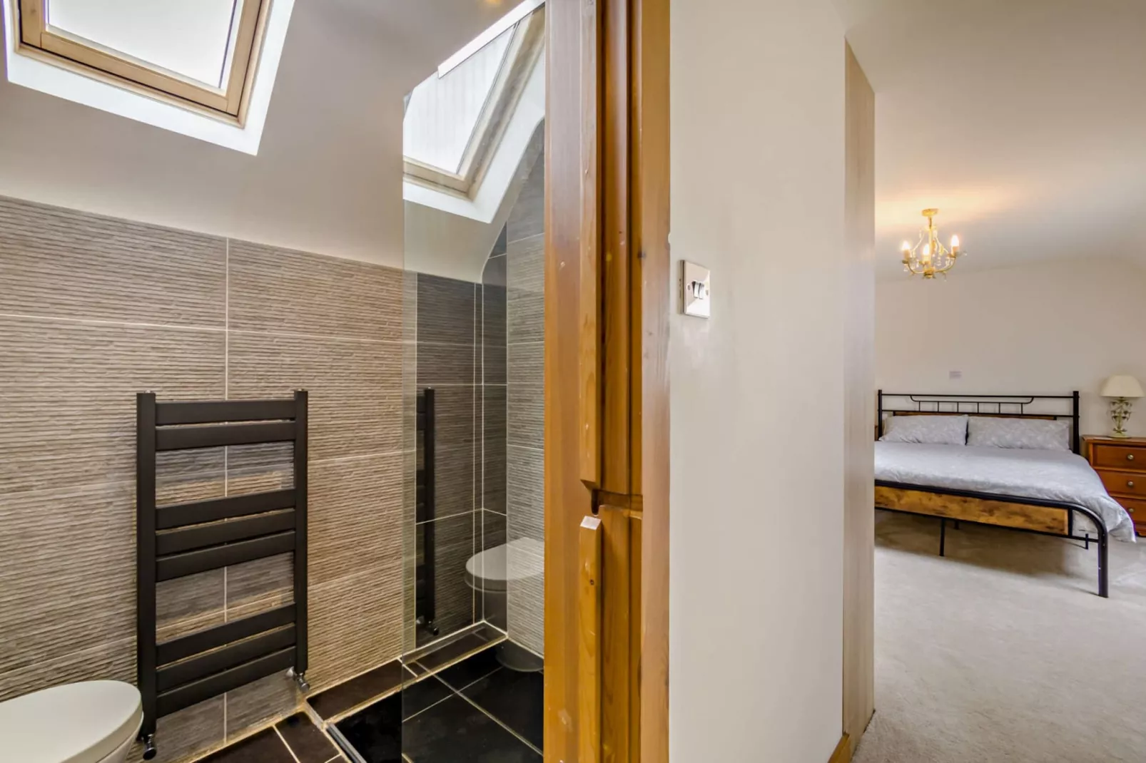 The House at No. 47-Bathroom