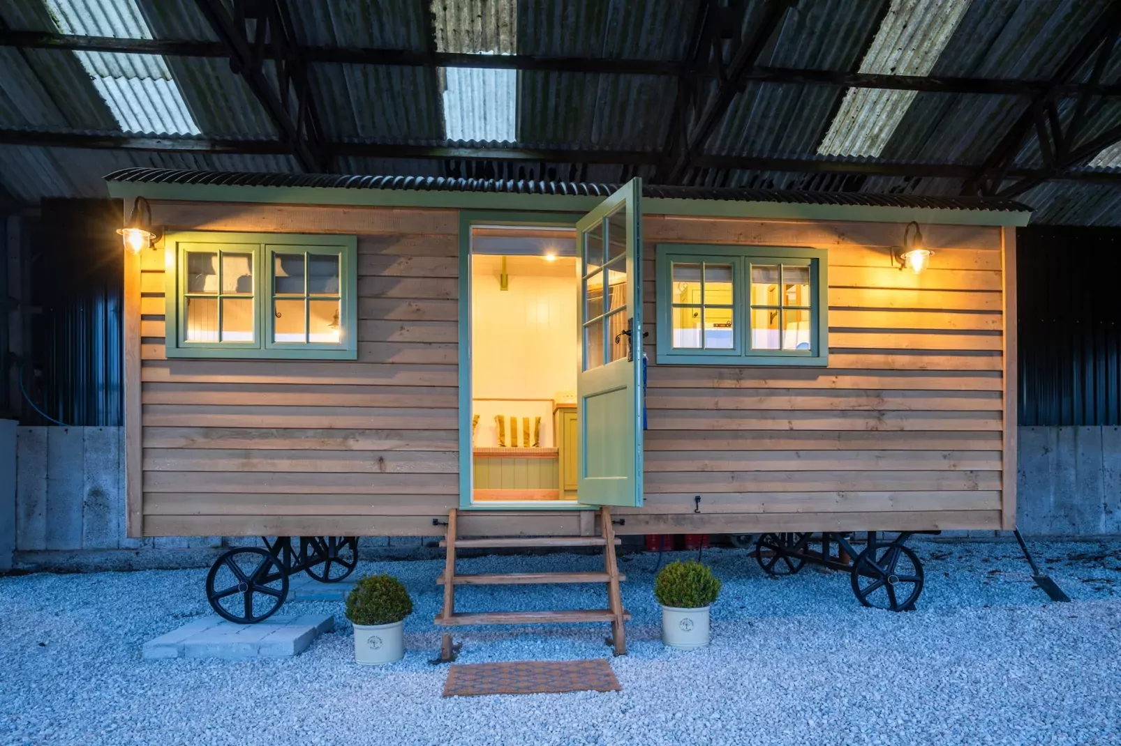 The Shepherd's Hut at Northcombe Farm-Outdoor