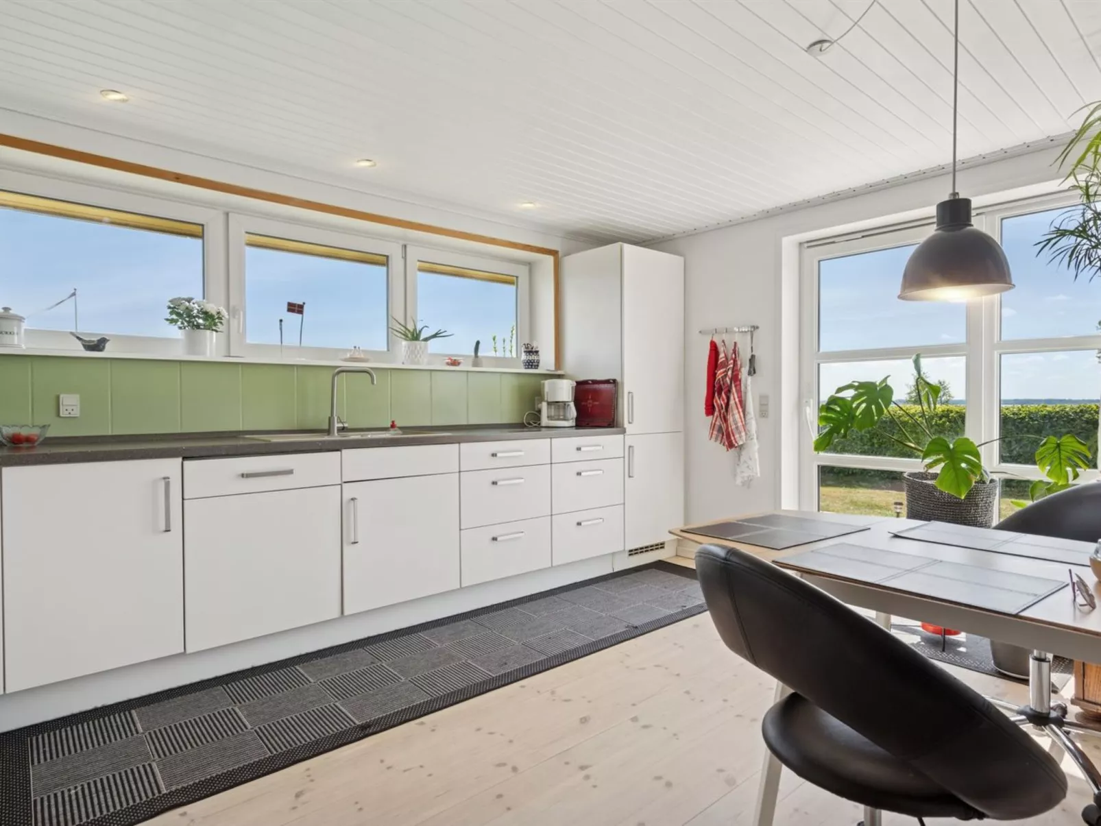 "Erin" - 200m from the sea-Drinnen