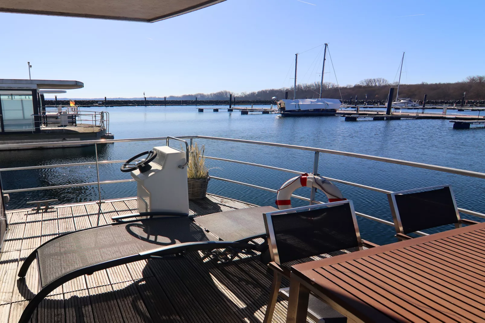 Hausboot Family & Friends LP 4 / 1-2 Personen-Terrace balcony