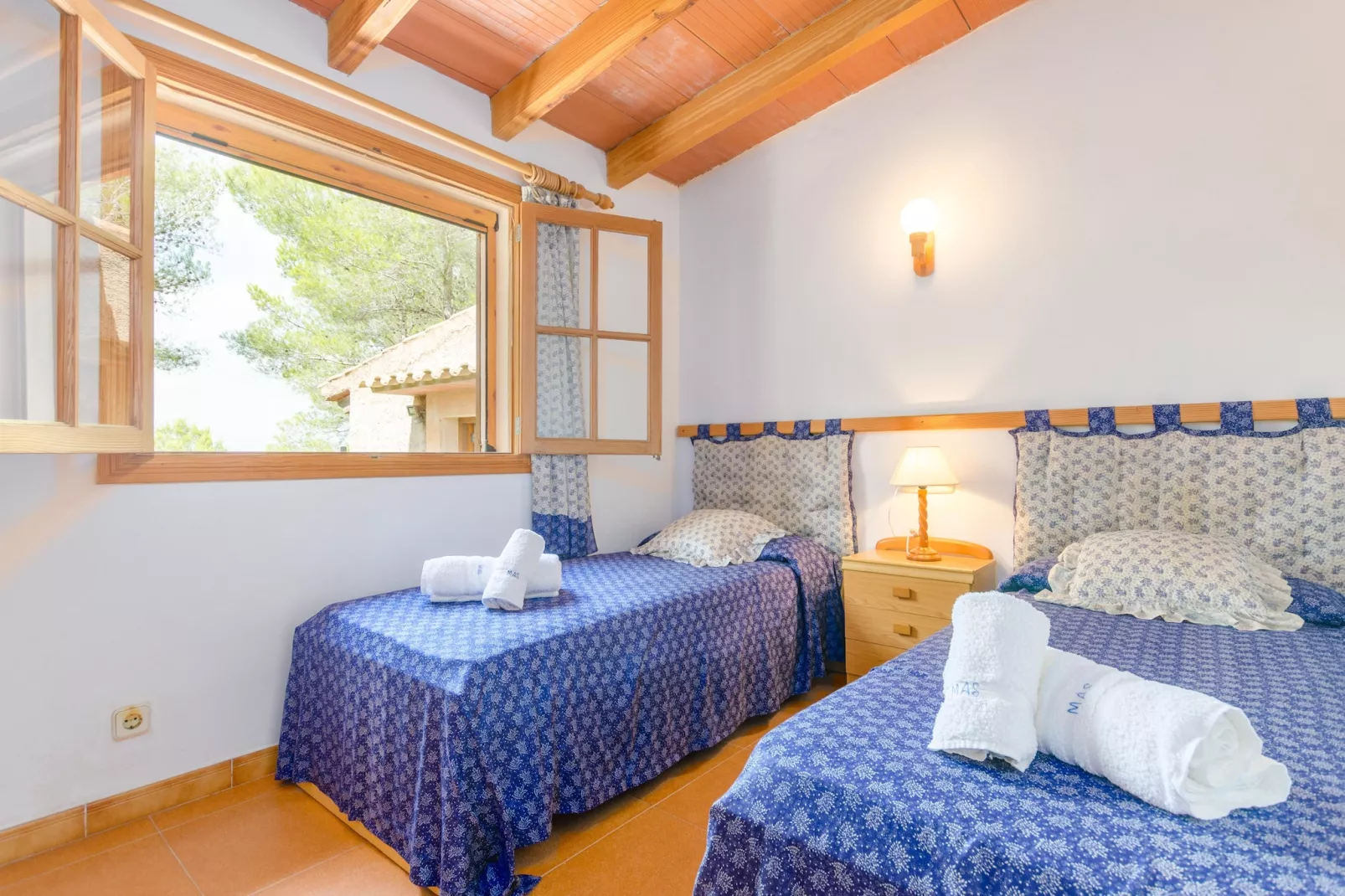 Casa Mas-Bedroom