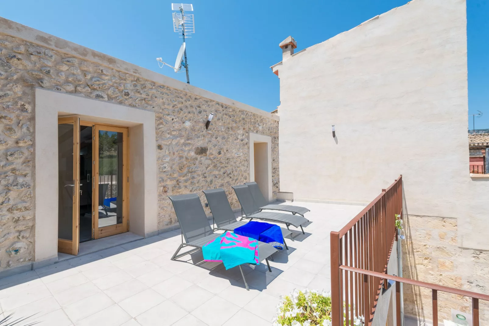 Can Diana-Balcon-terrasse