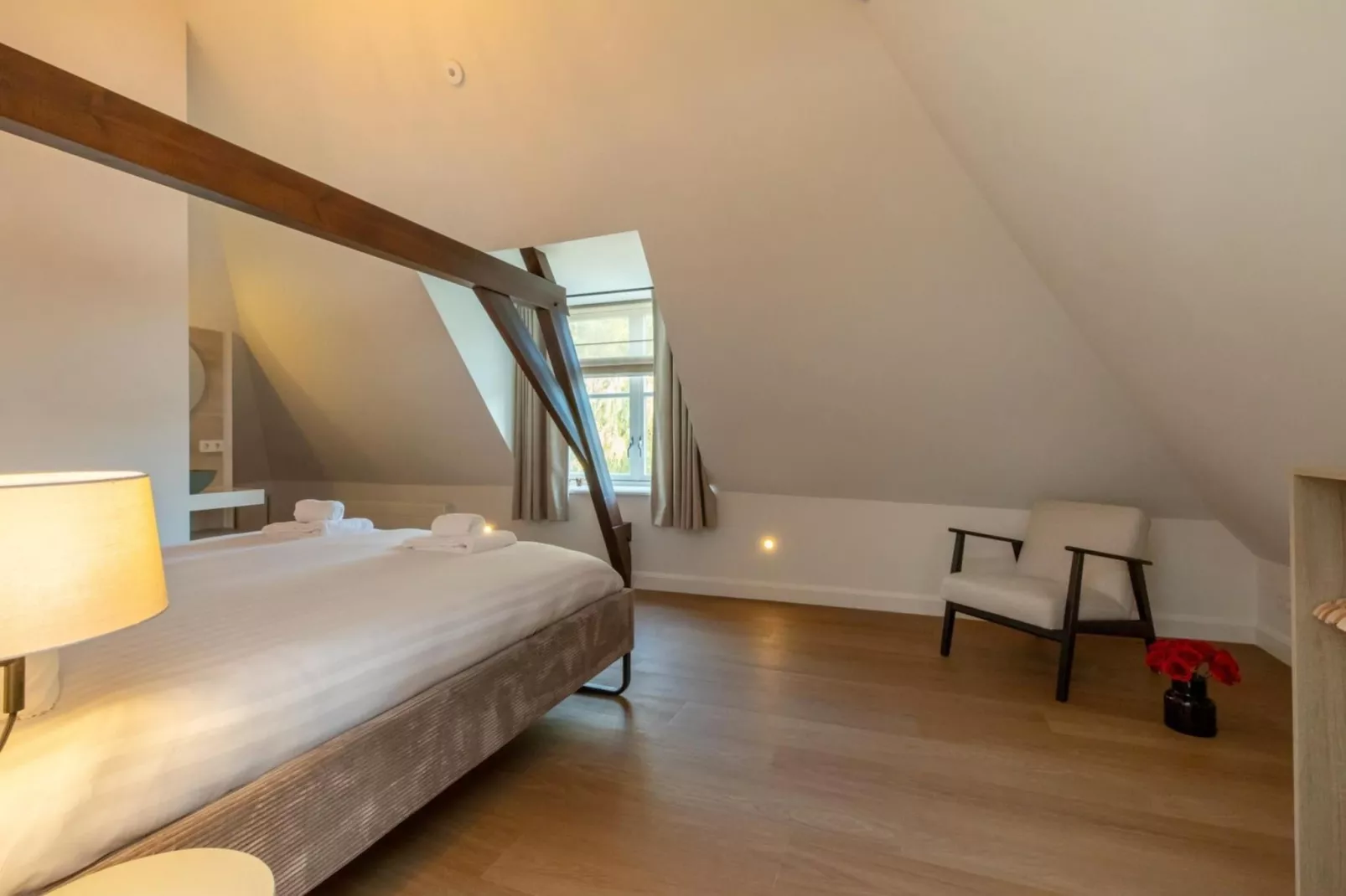 Vakantiehuis 'Boerderij Molenhof' - Stationsweg 5  Heinkenszand-Bedroom