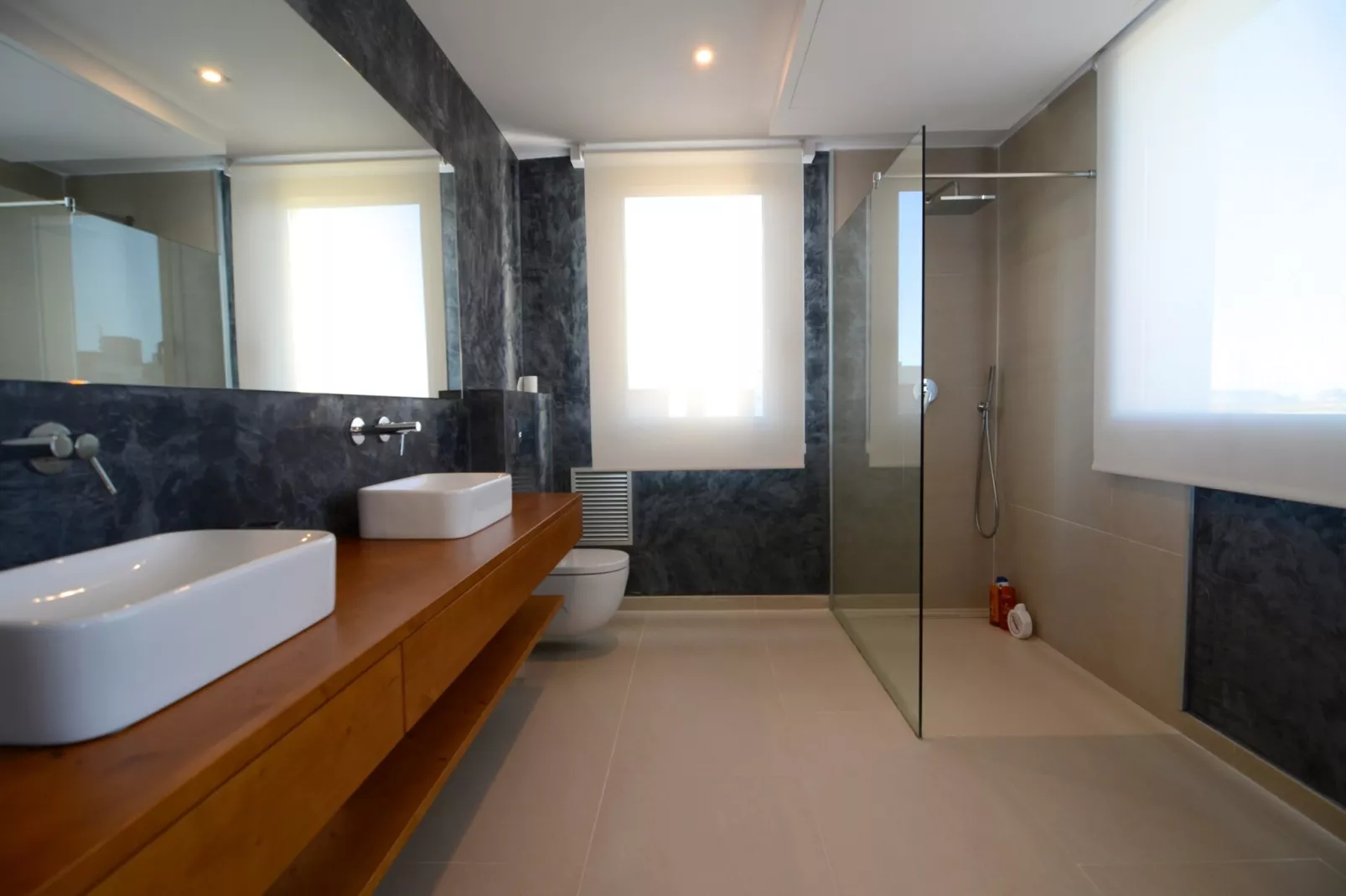 VILLA PINELL-Bathroom