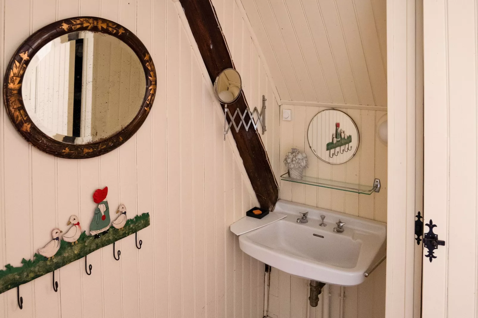 LE VIEUX CHATEAU-Badezimmer