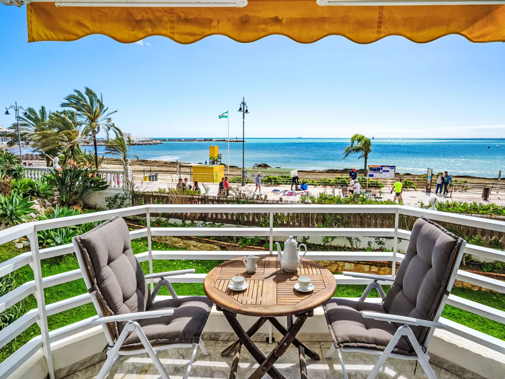 Residencial Marina-Draußen