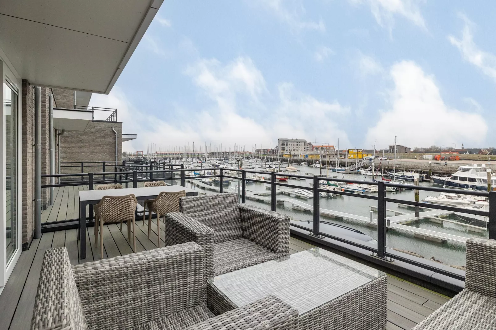 Appartement Vista Maris - Havenweg 8-28  Sint-Annaland-View summer