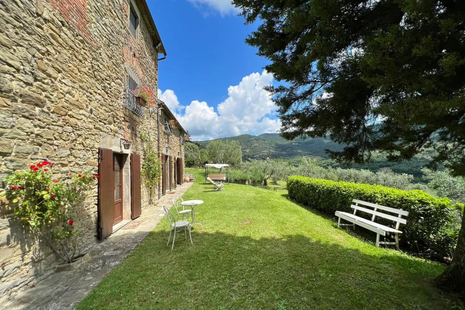 Villa Patrizia-Gardens summer