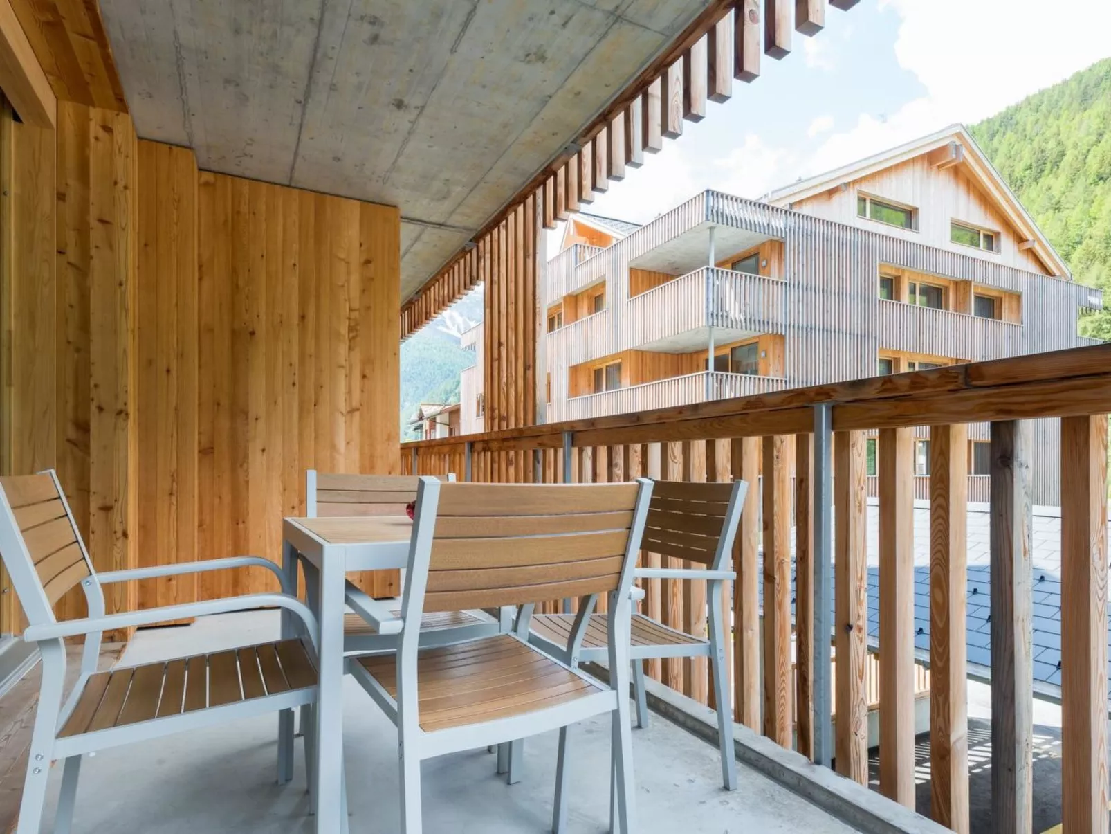 Montela Hotel & Resort - Holiday Stay-Outside