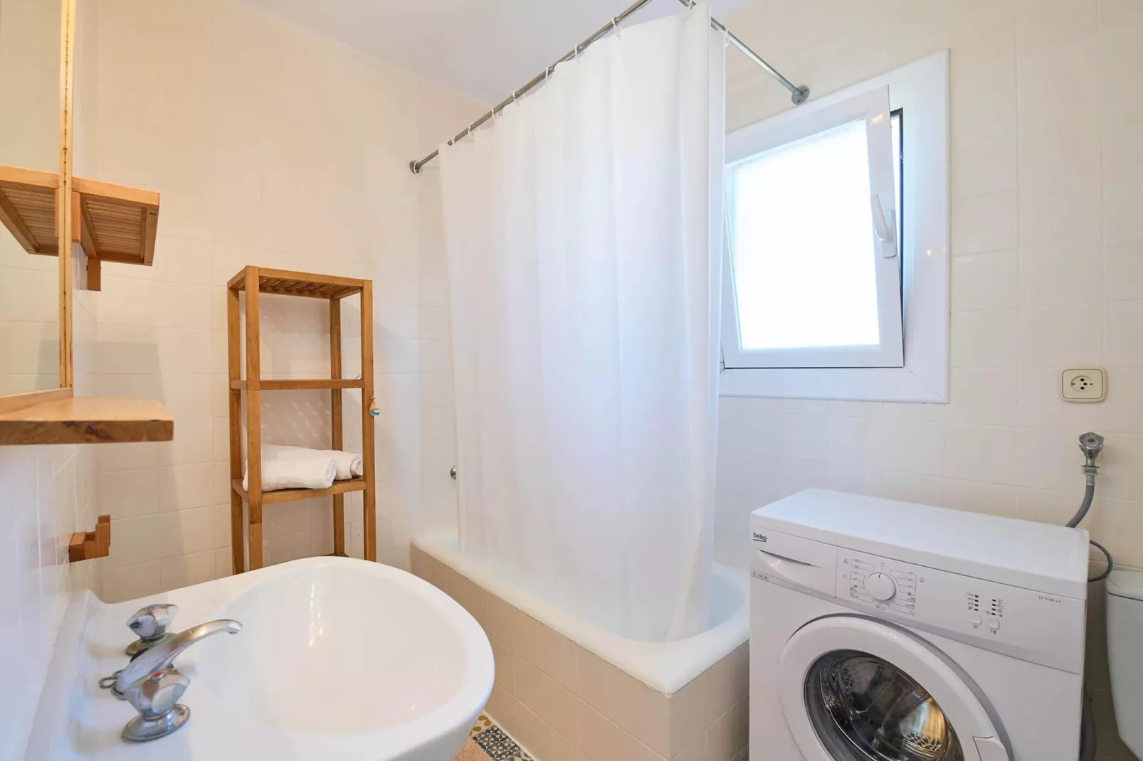 Costa Brava X-3-Badezimmer
