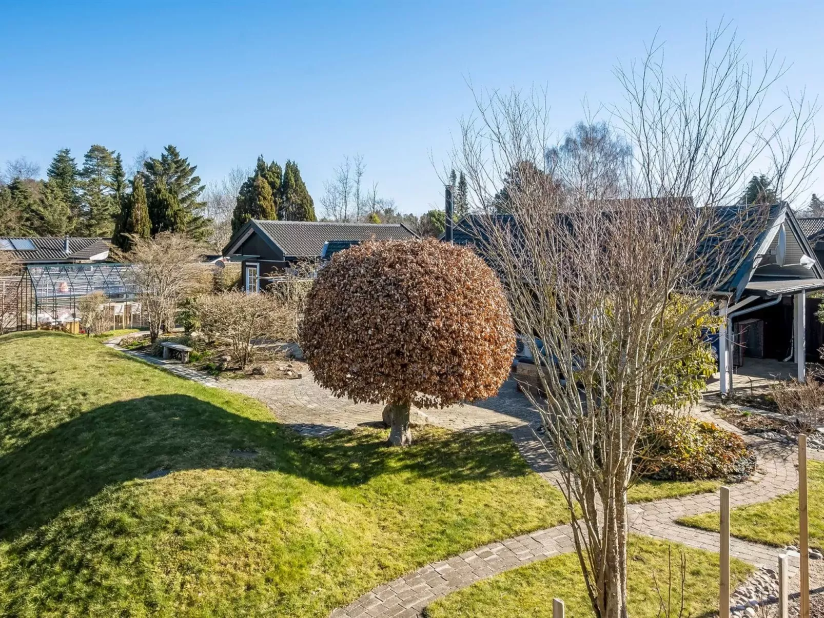 "Hughe" - 1.3km from the sea-Outside