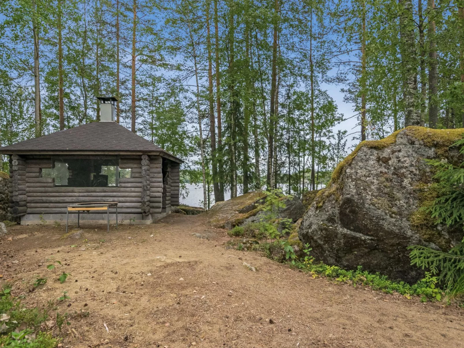Hiidenlinna-Outside