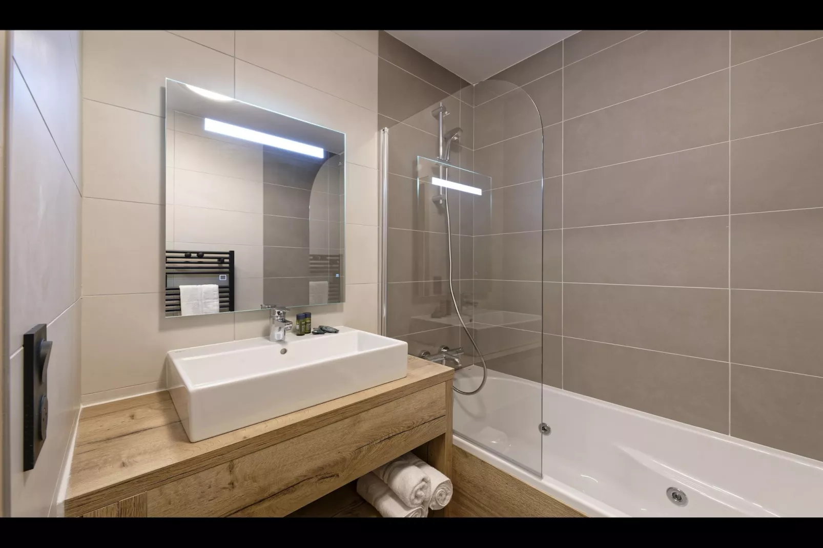 SAMOËNS-S8L-Badezimmer