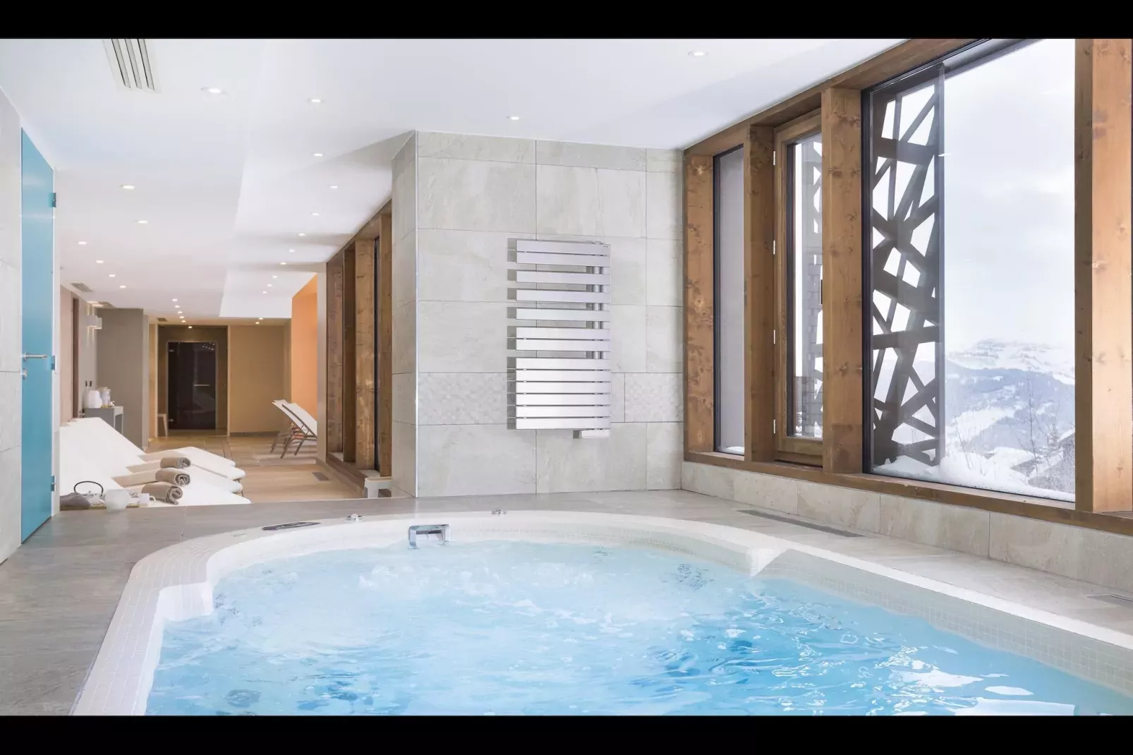 SAISIES-10PM-Facilities