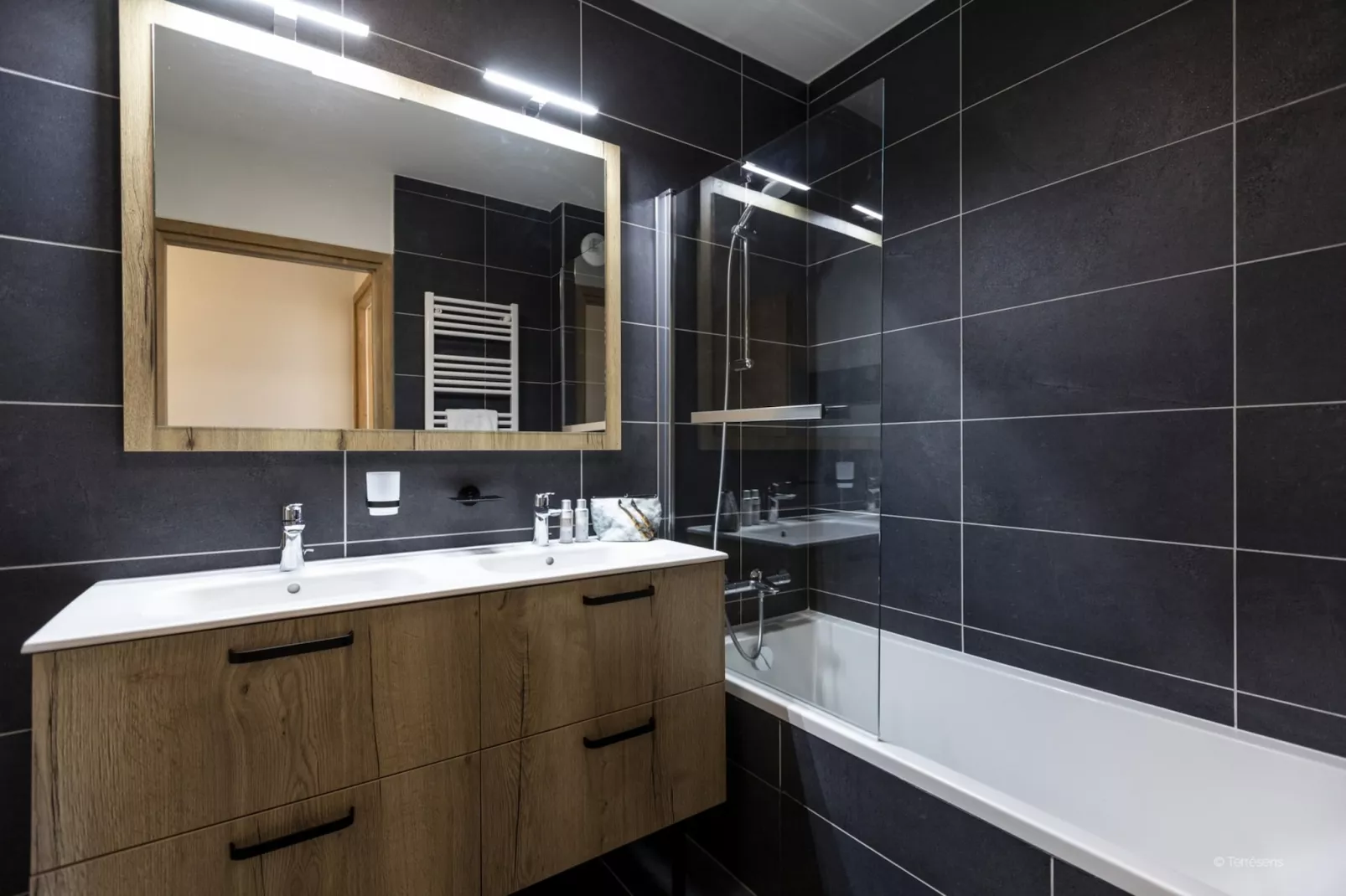 LES DEUX ALPES Neige et Soleil -A50S-Bathroom