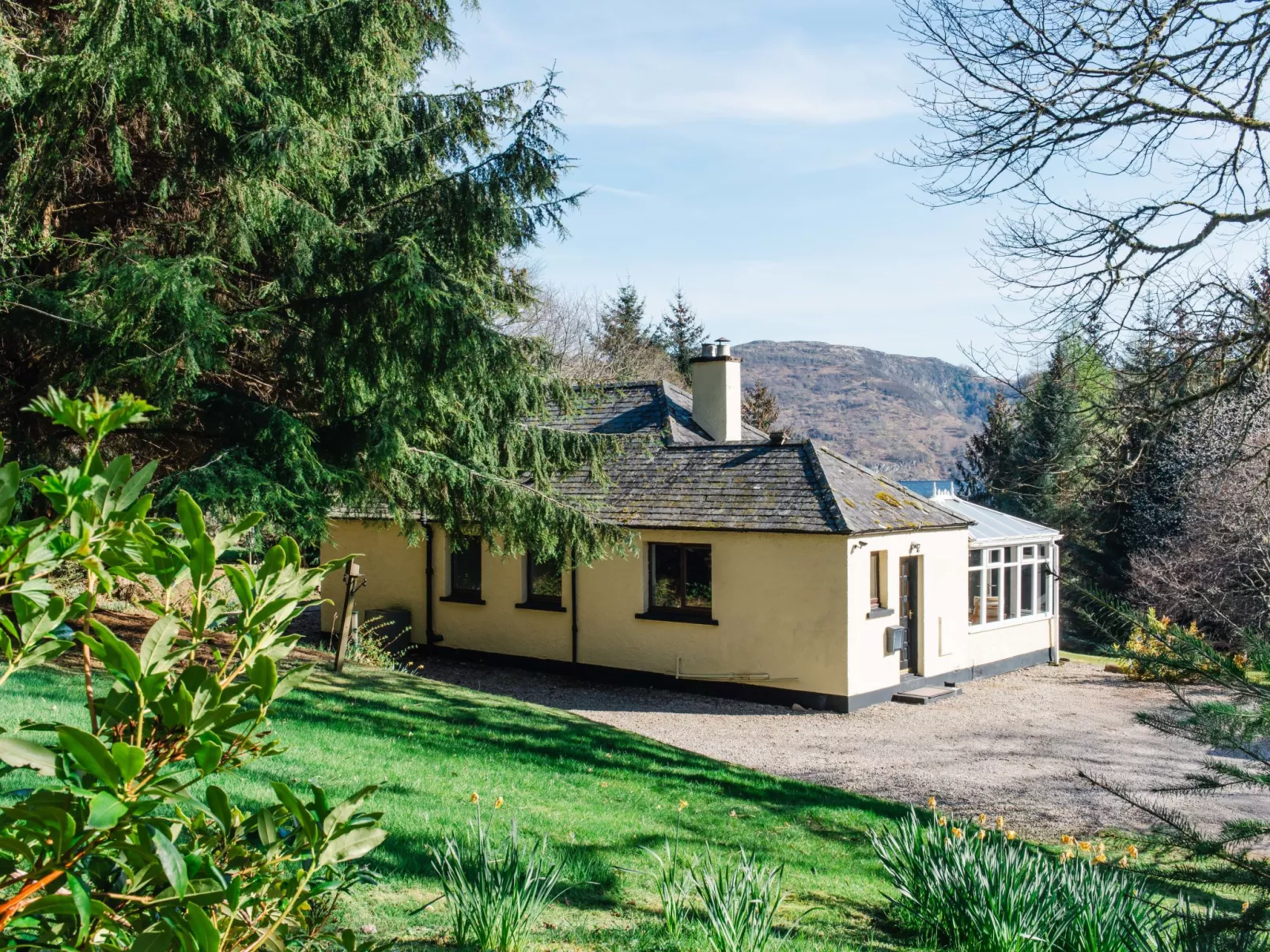 Farmburn Bothy-Outside