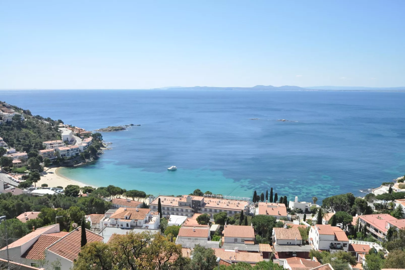 1233 VILA NEUS con piscina-Areas summer 5km