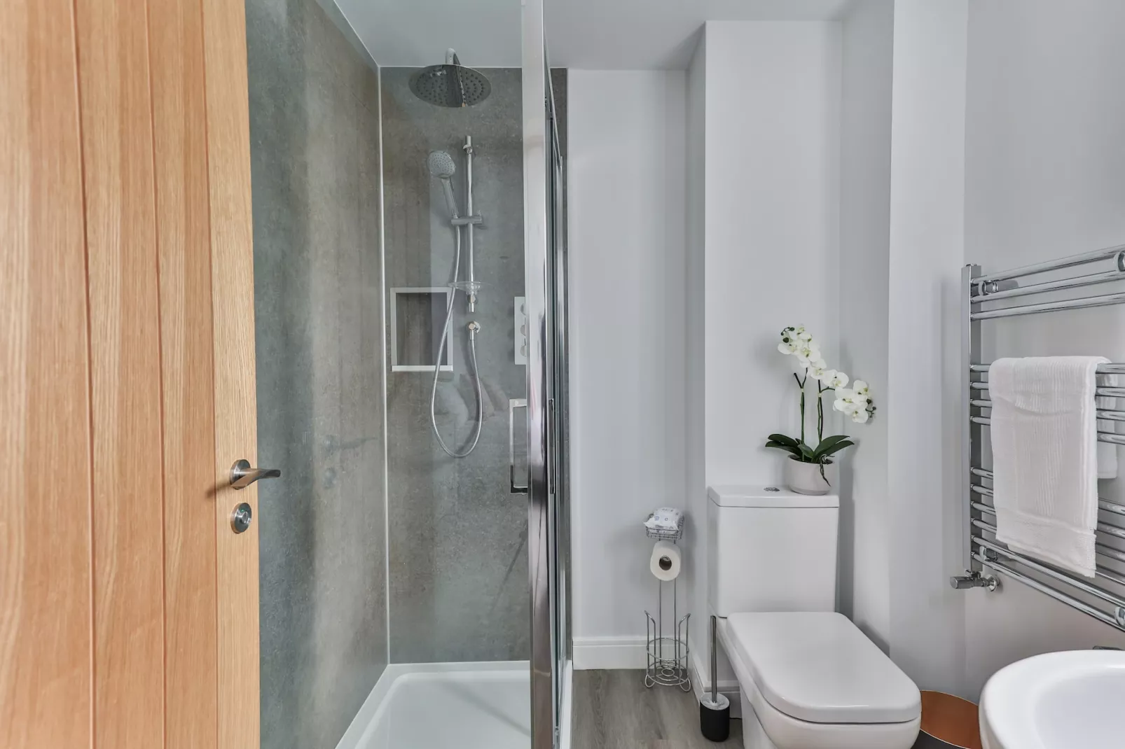 Belle House, Apt 3-Bathroom