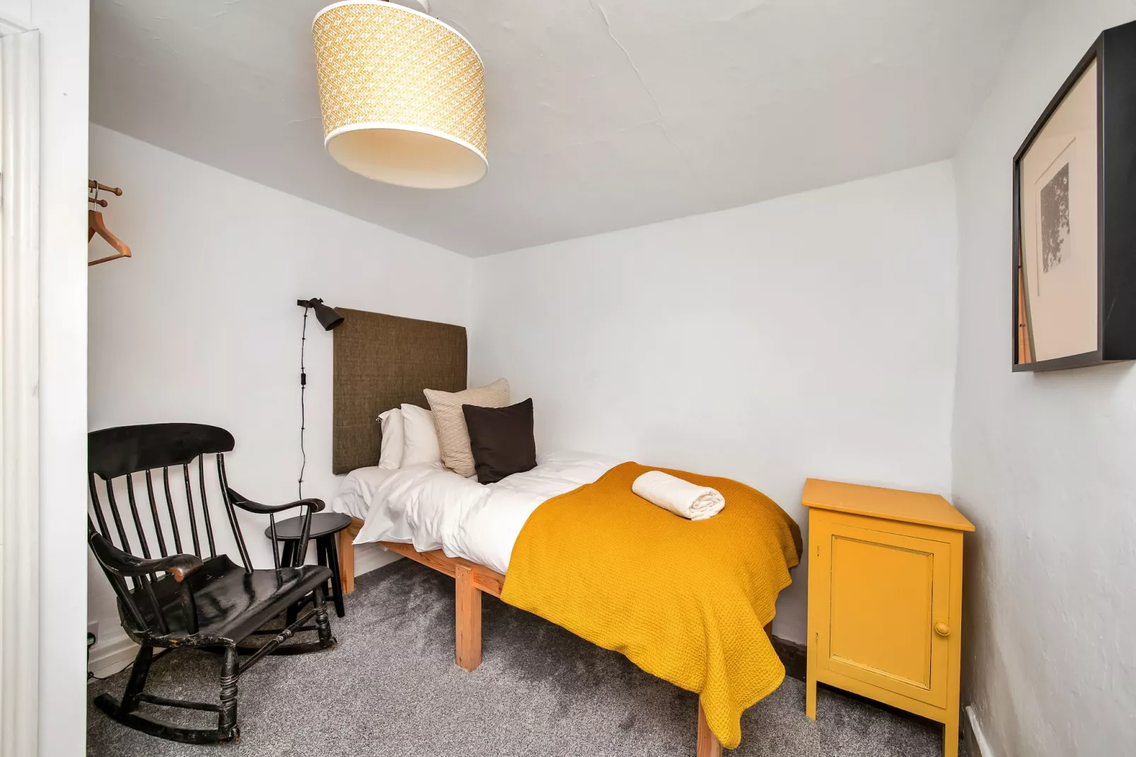 Low Green Cottage-Bedroom