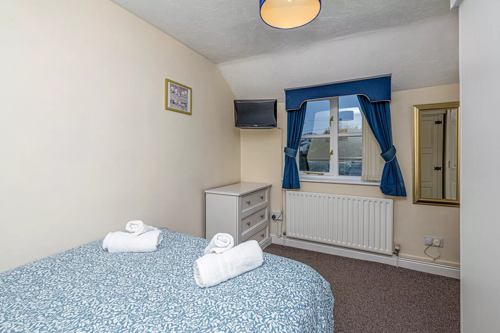 The Beeches-Bedroom