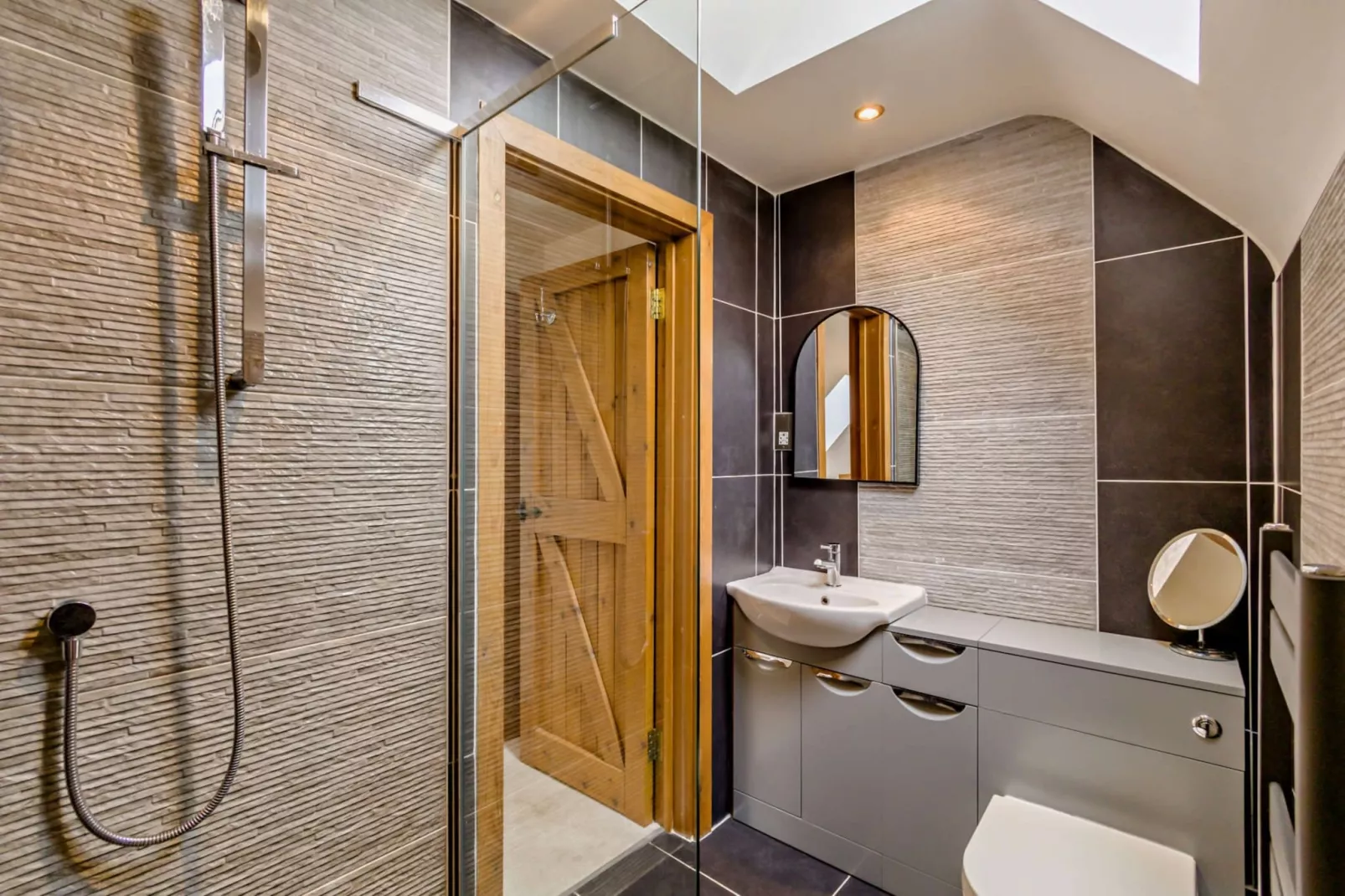 The House at No. 47-Bathroom