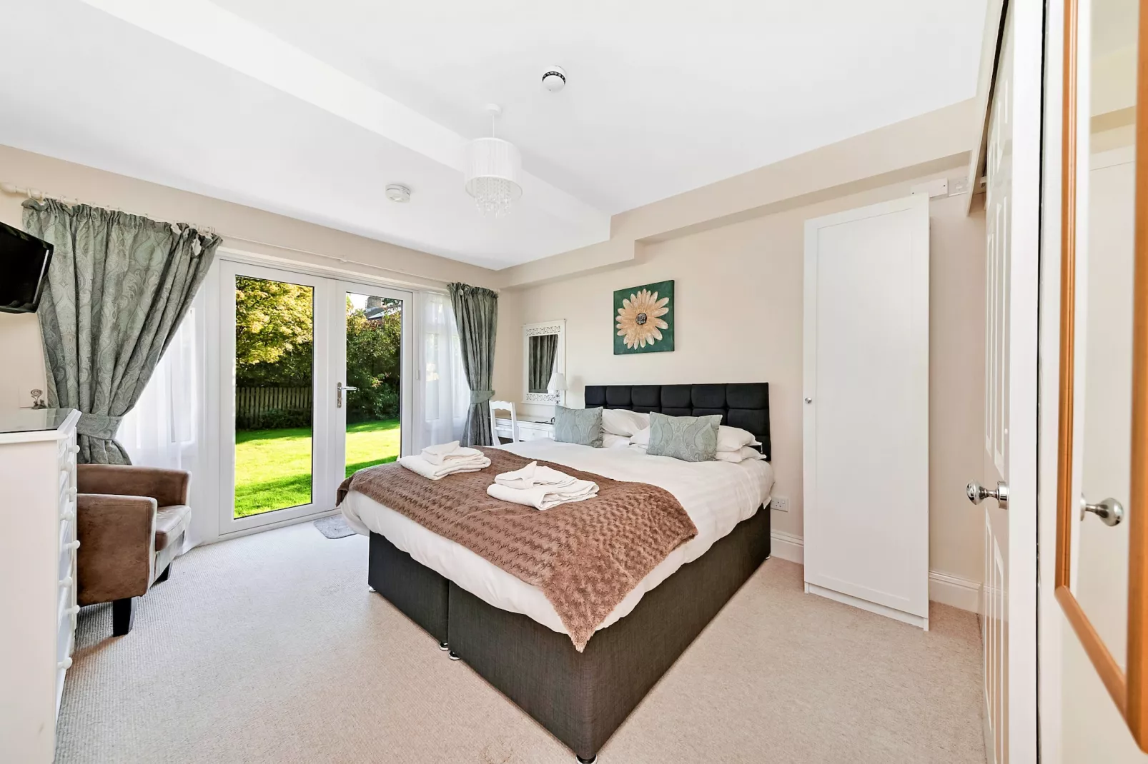 Loxley House-Bedroom