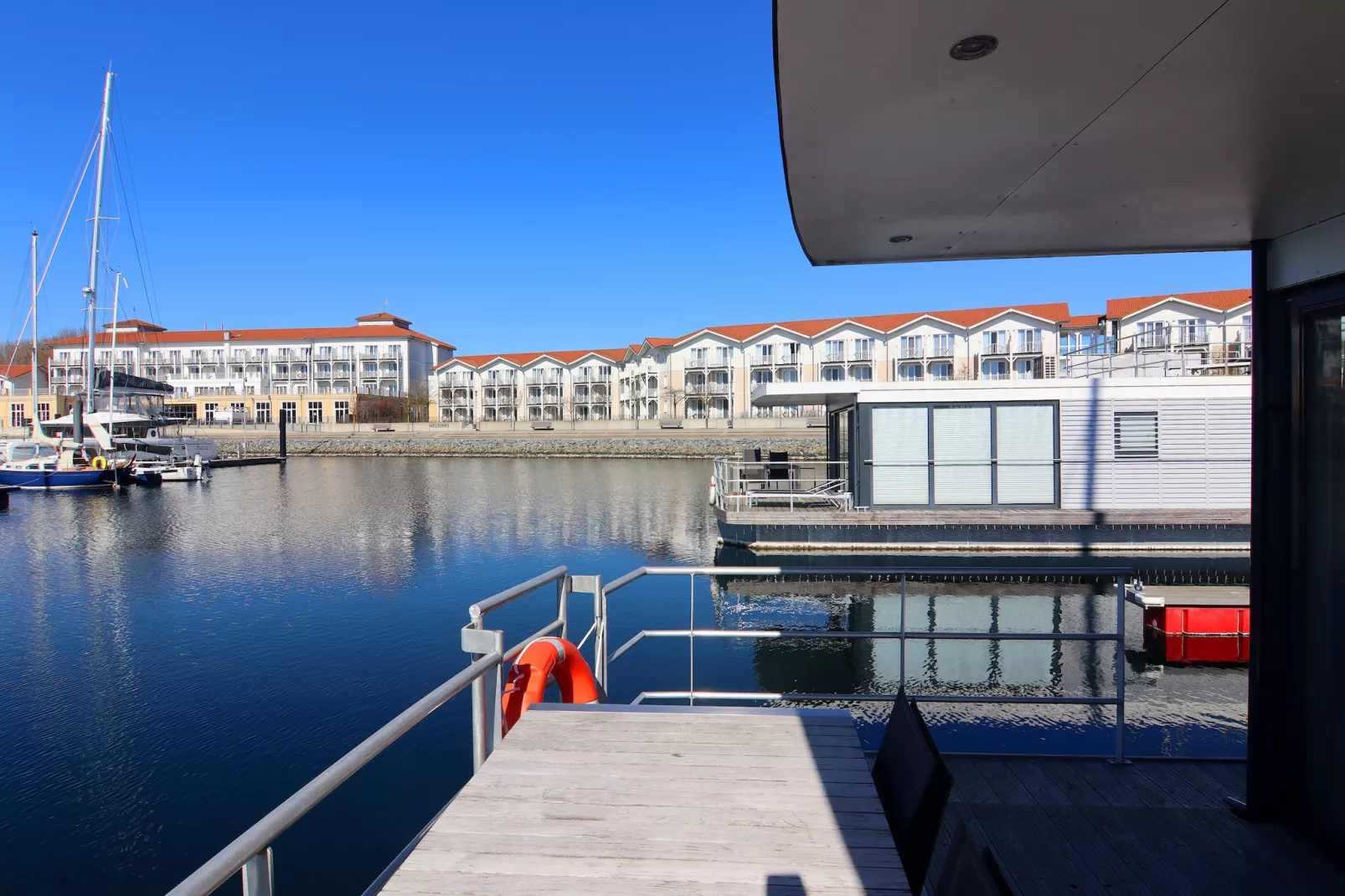 Hausboot Family & Friends LP2 / 1-2 Personen-Terrace balcony