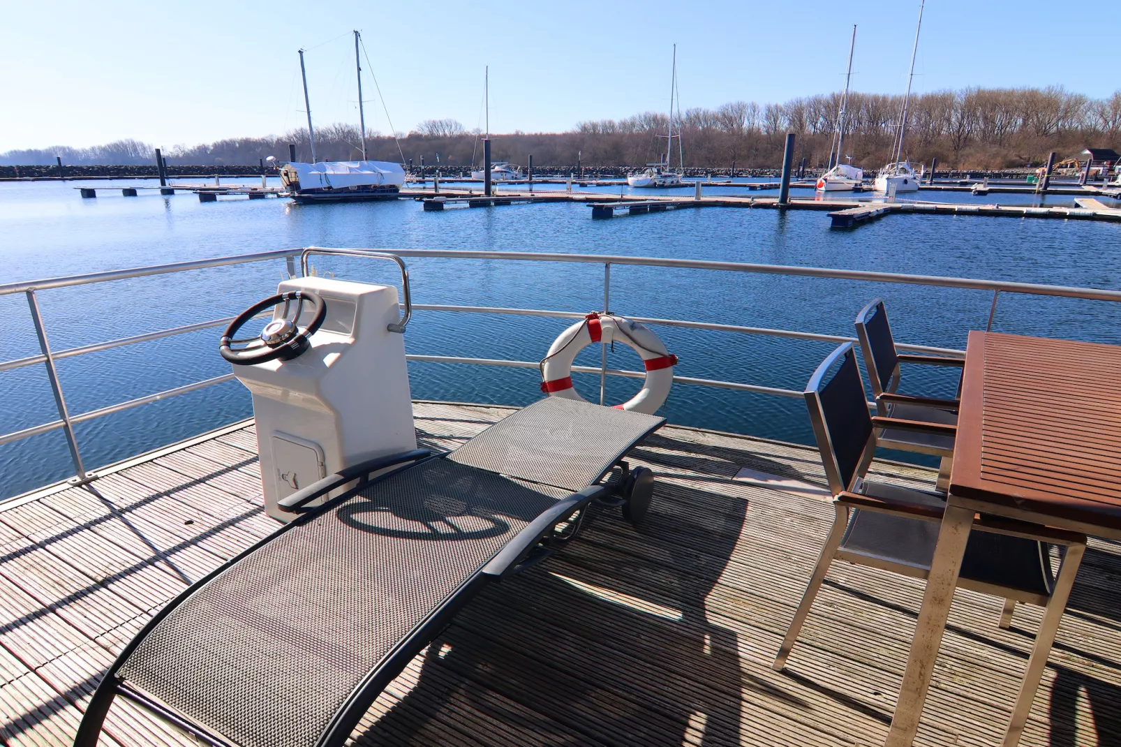 Hausboot Family & Friends LP 4 / 1-2 Personen-Terrace balcony