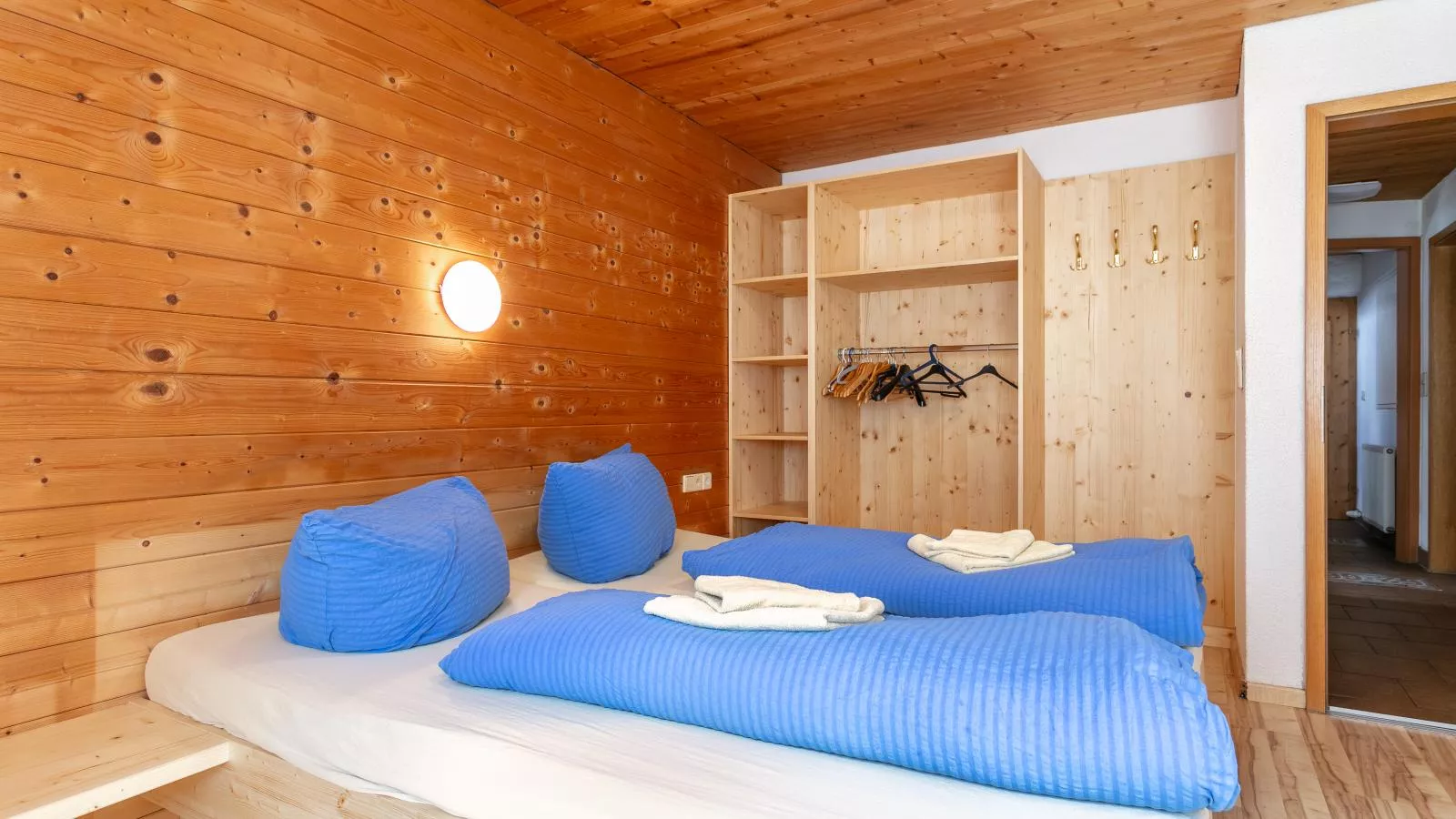 Haus Joachim-Bedroom
