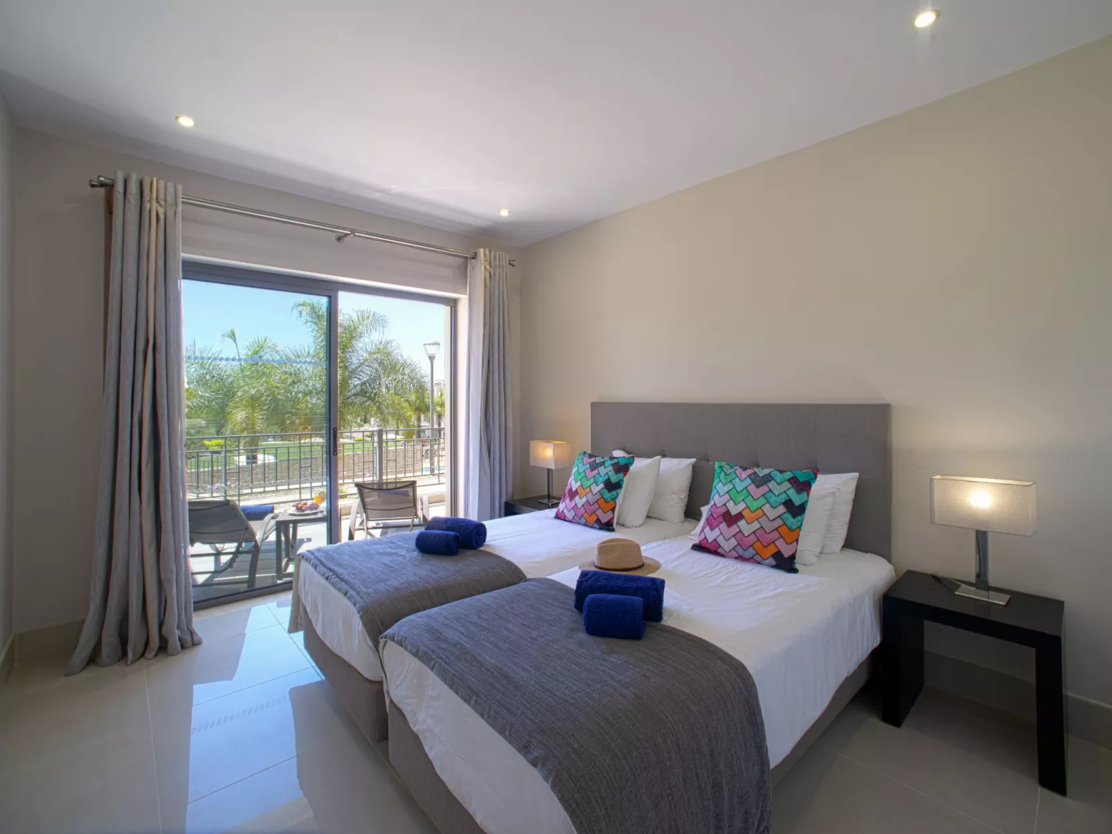 Pine Hills Turquesa-Inside