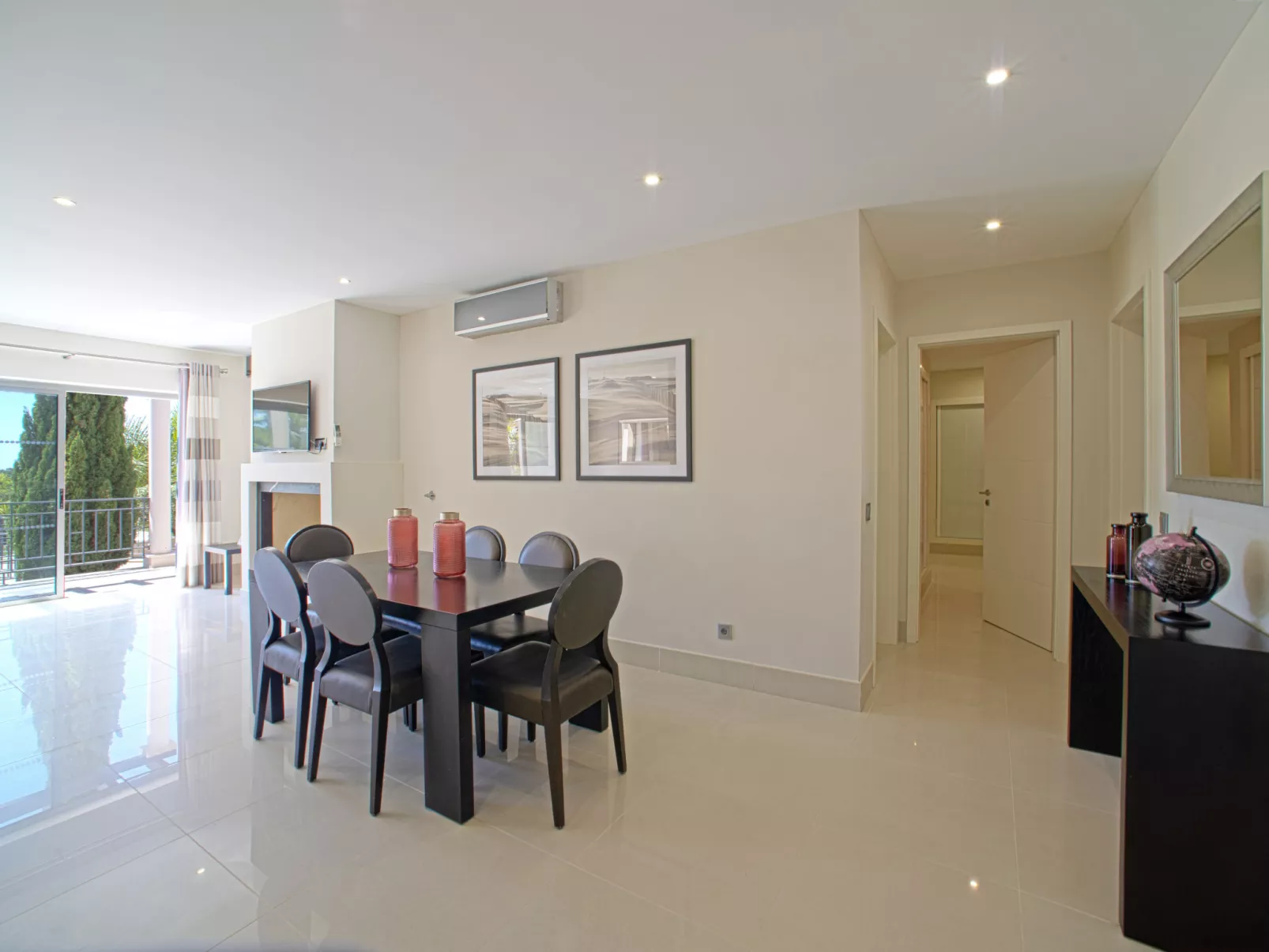 Pine Hills Turquesa-Inside