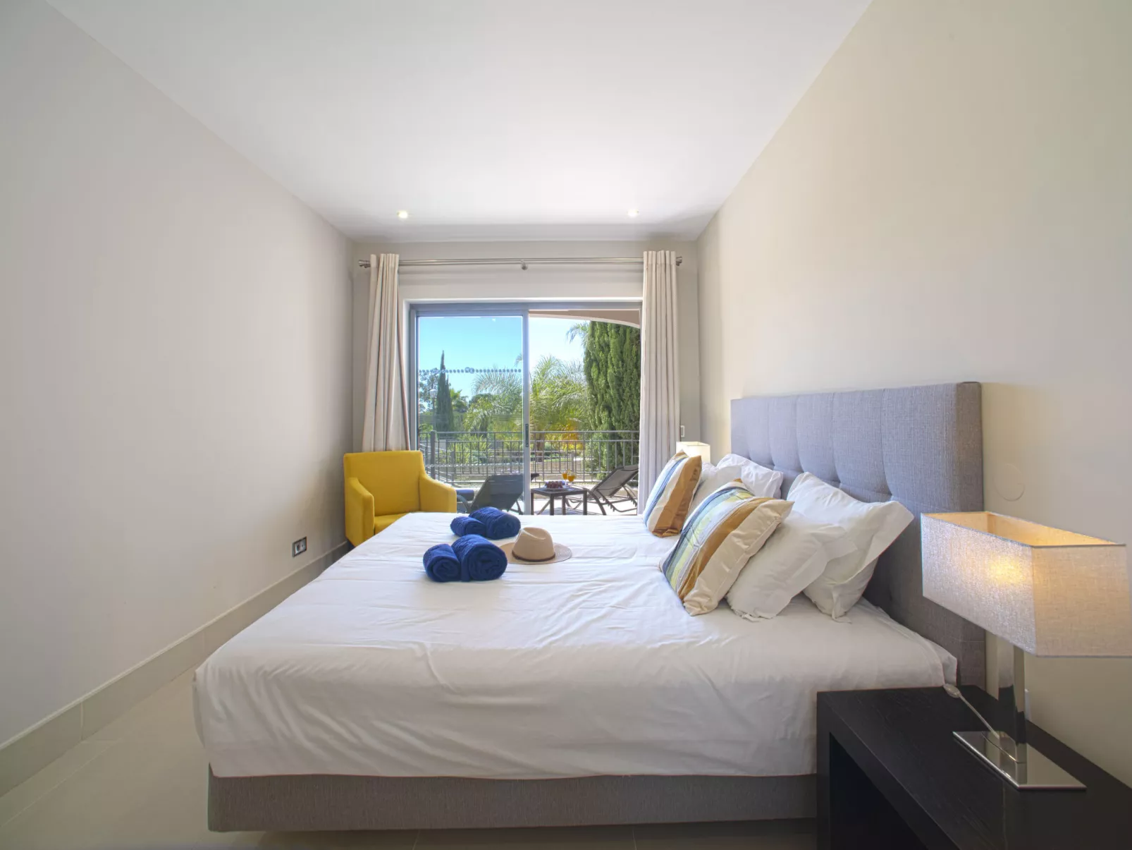 Pine Hills Turquesa-Inside