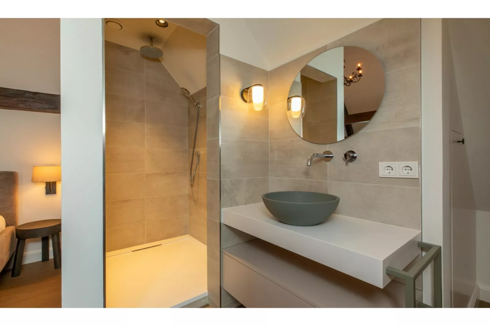 Vakantiehuis 'Boerderij Molenhof' - Stationsweg 5  Heinkenszand-Bathroom
