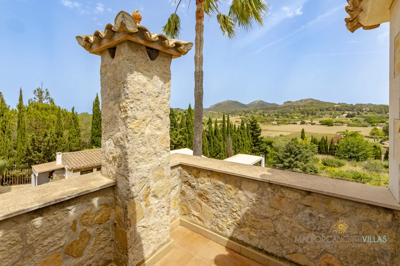 Villa Alejandra con piscina privada y gran jardín-Vue d'été