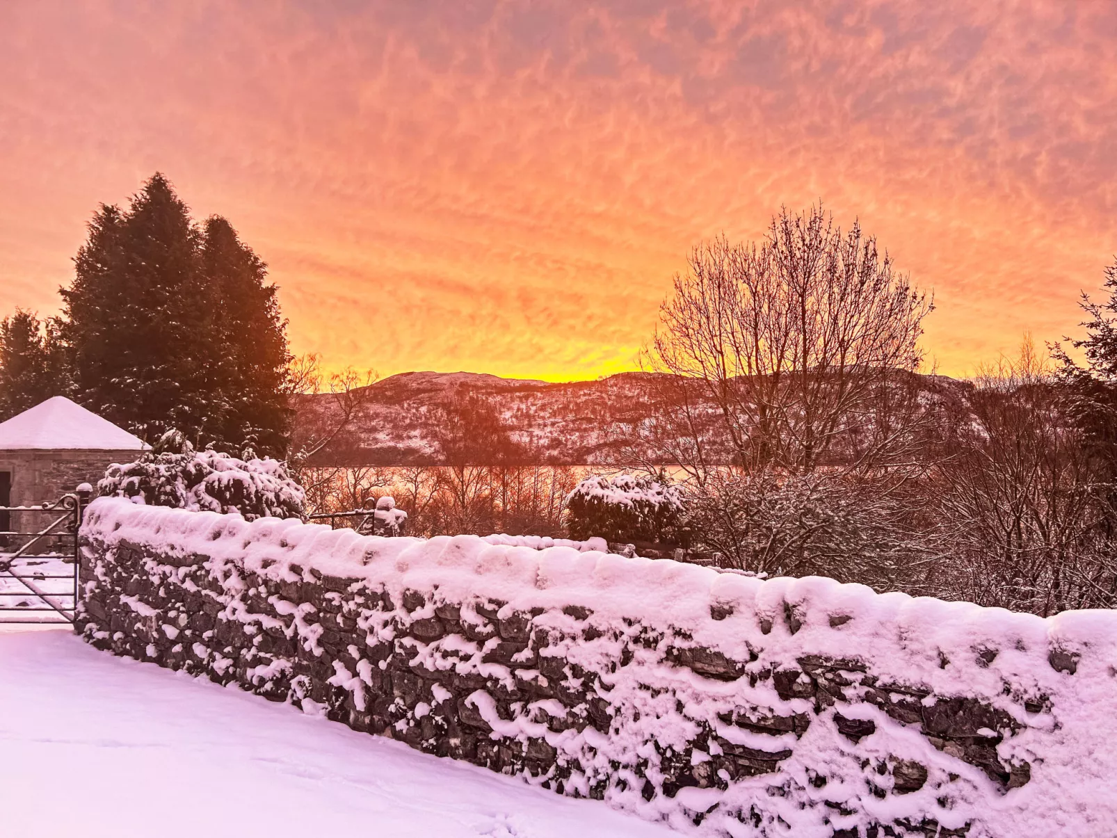 The Romantic Bothy-Outside