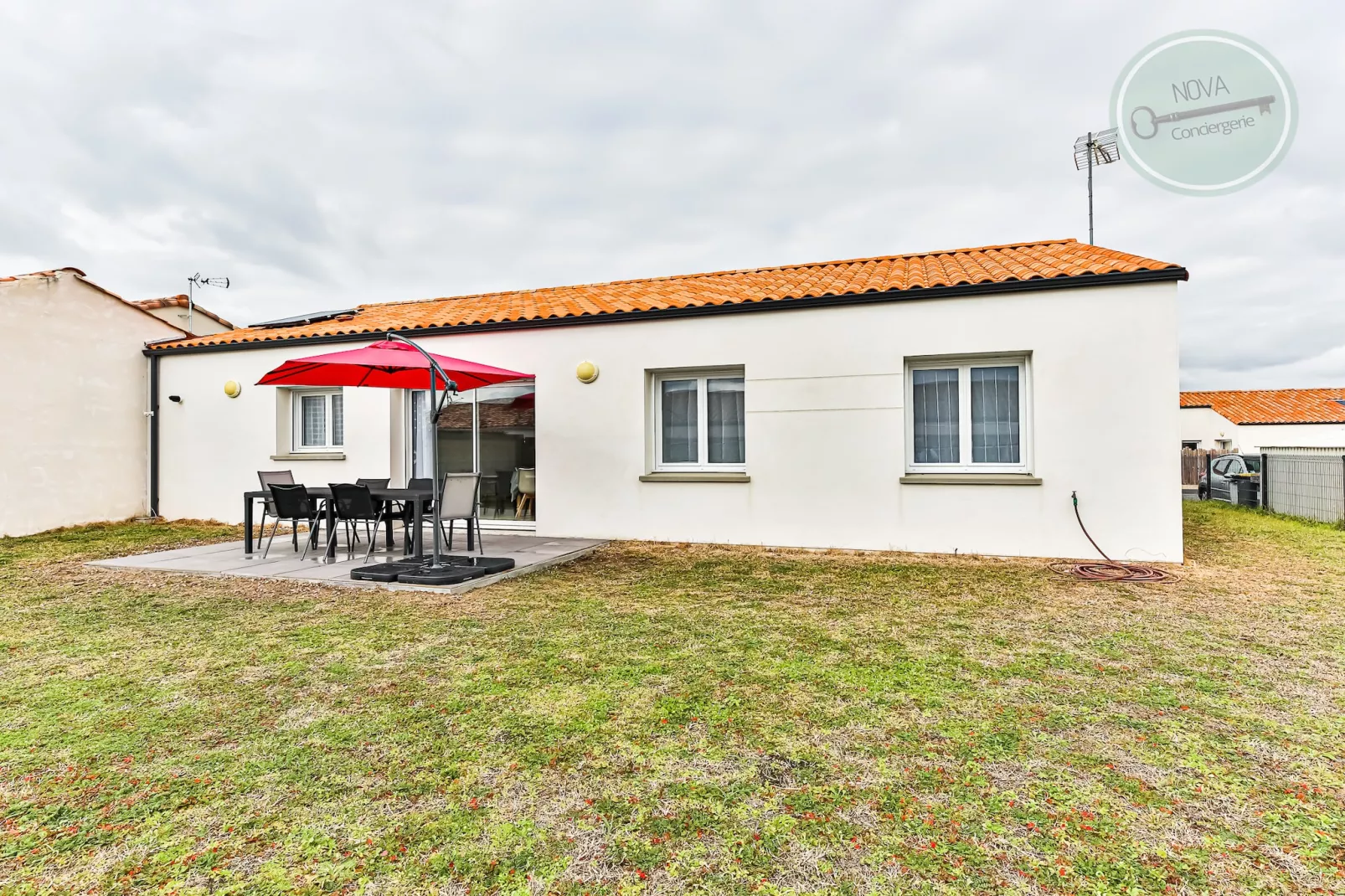 Au Logis de la Treille-Outdoor