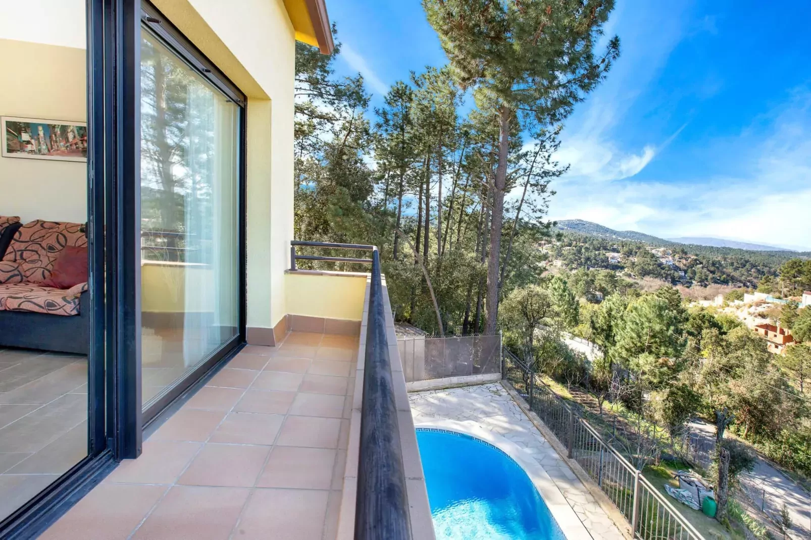 Camelia-Terrace balcony