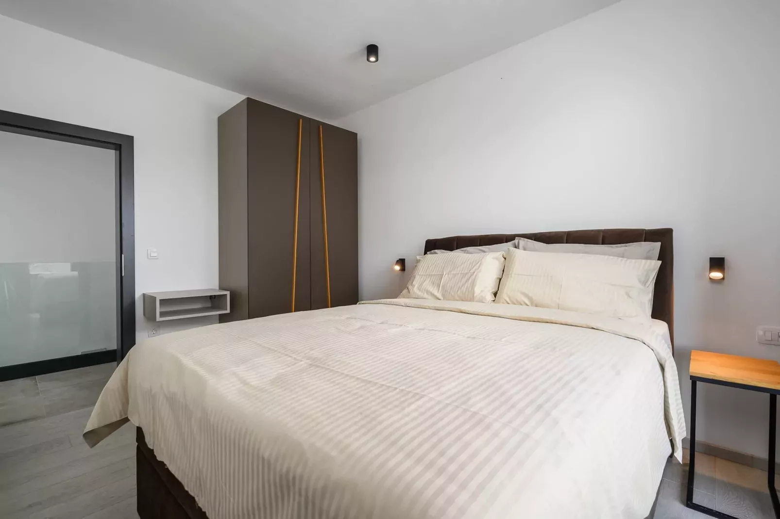Villa de la Vie with Heated Swimming Pool-Bedroom