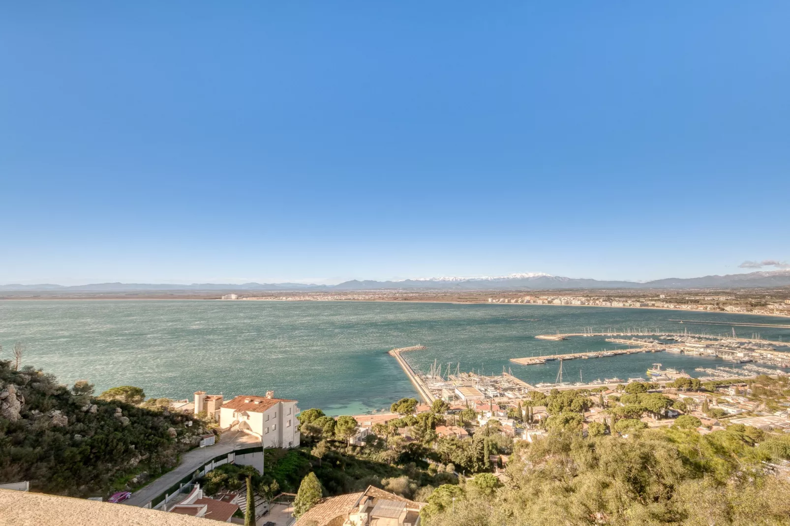 VILLA LOU
