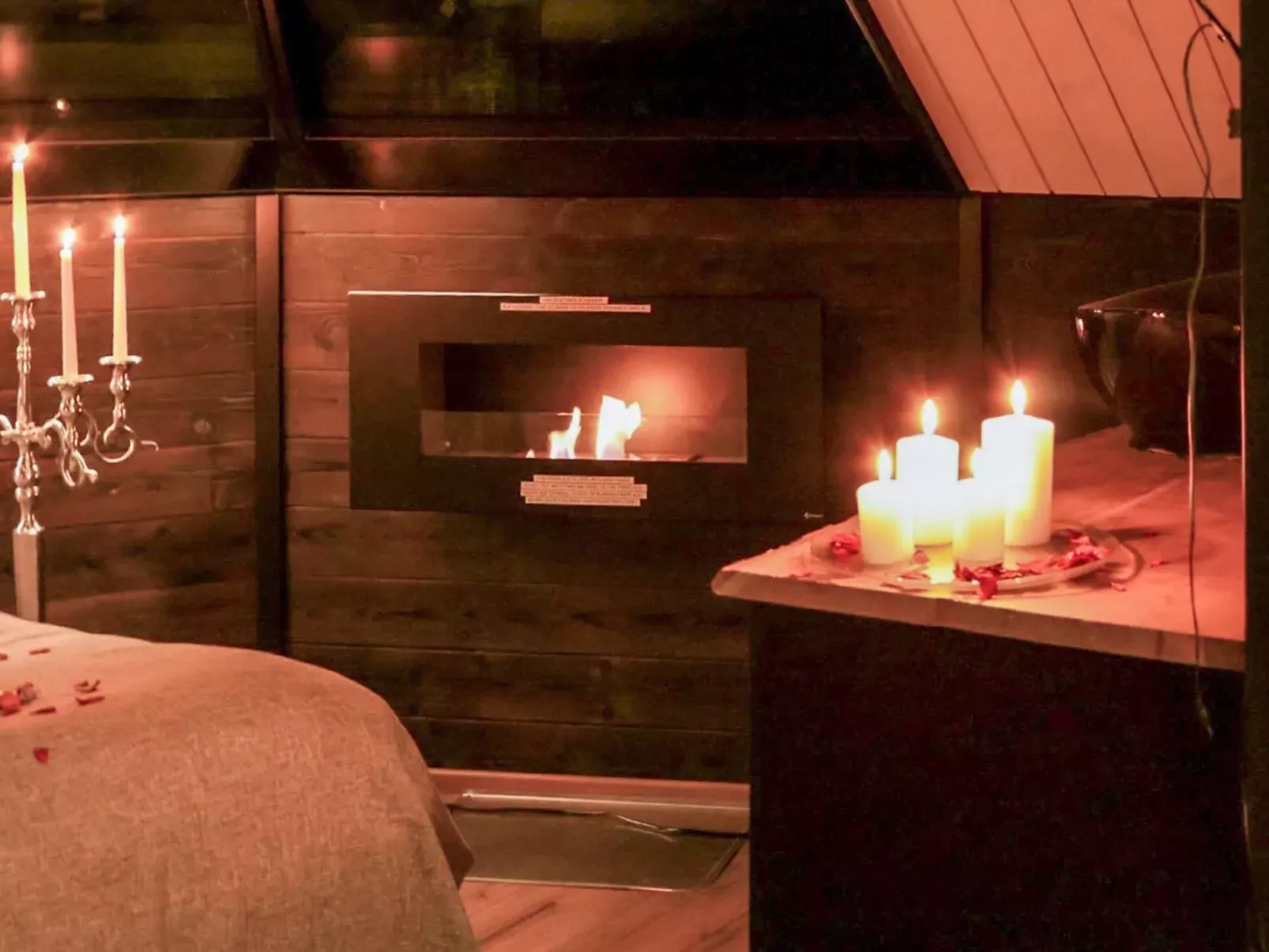Samruam b aurora cabin-Inside