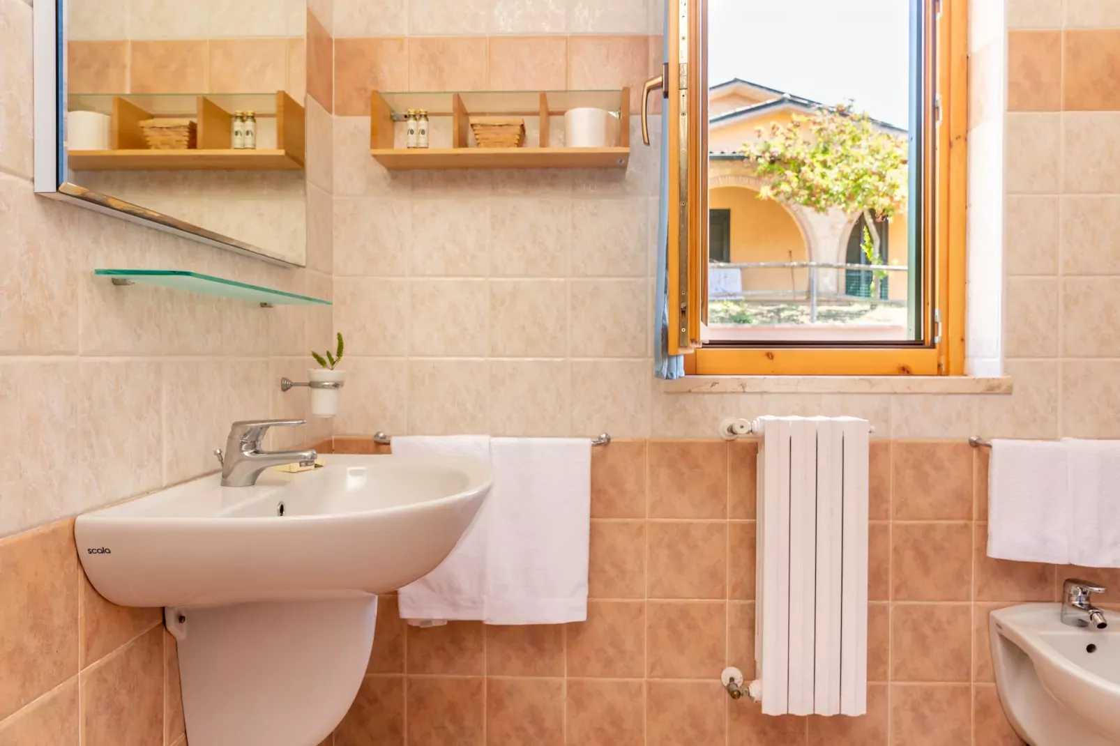 Pian Dei Mucini / APARTMENT TYPE A 3-Zi-App -Smart 40 qm-Bathroom