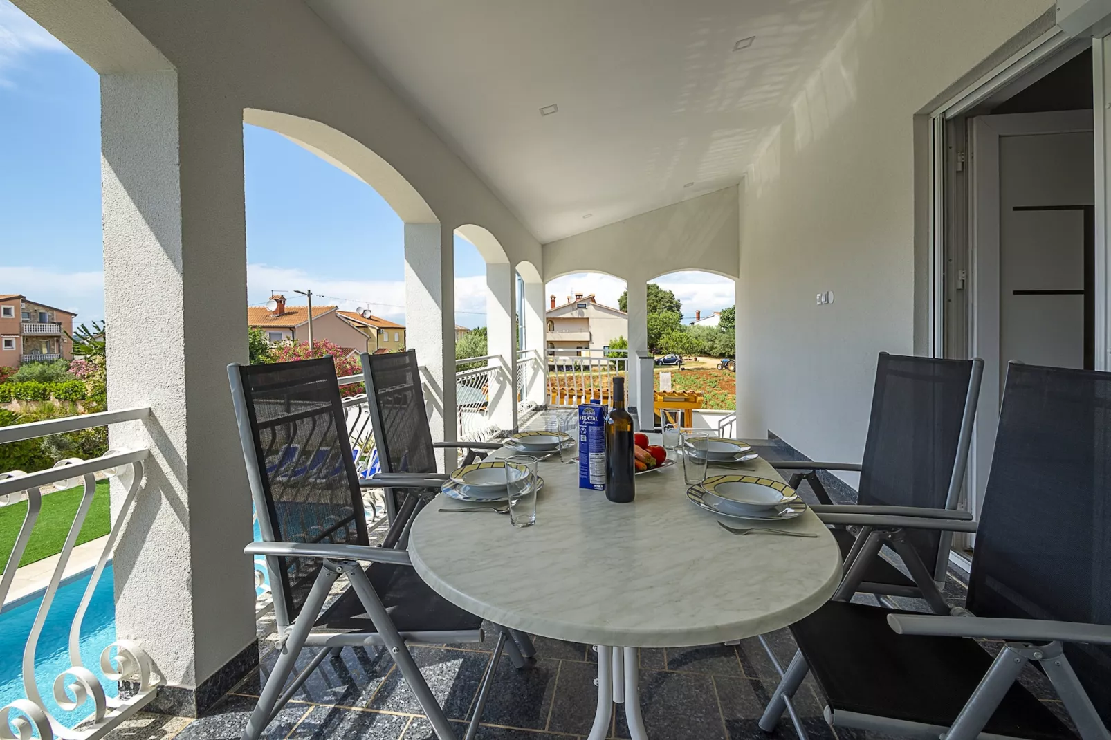 Villa Susanne with Private Pool-Terrassenbalkon
