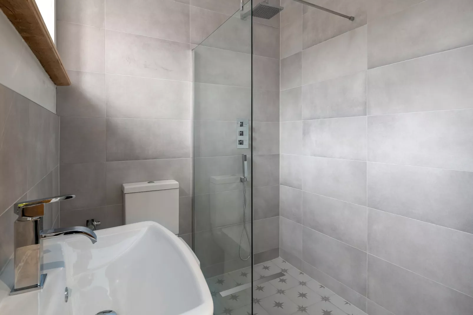 Capel Salem-Bathroom